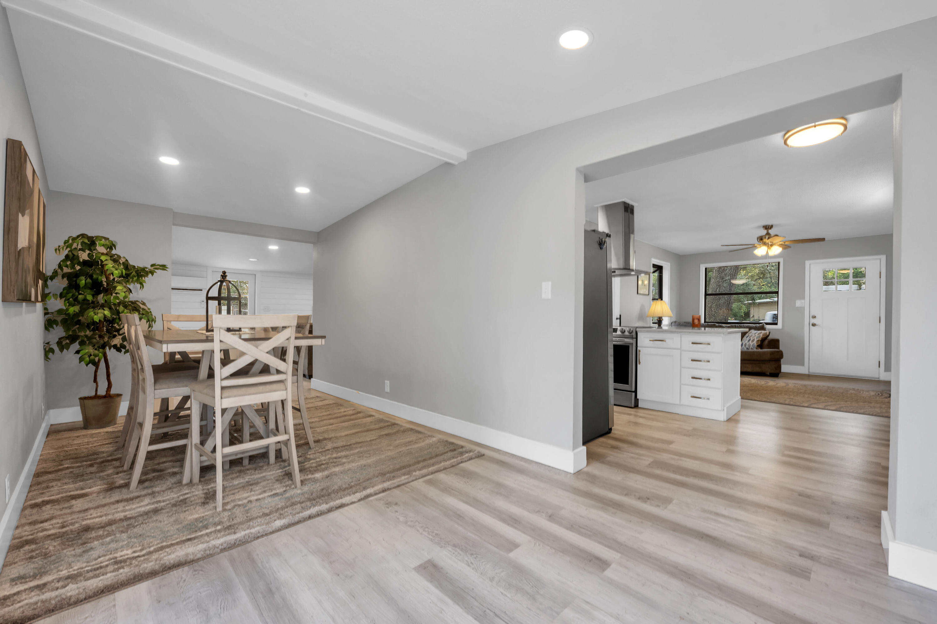 GARNIERS BEACH 2ND - Residential Lease