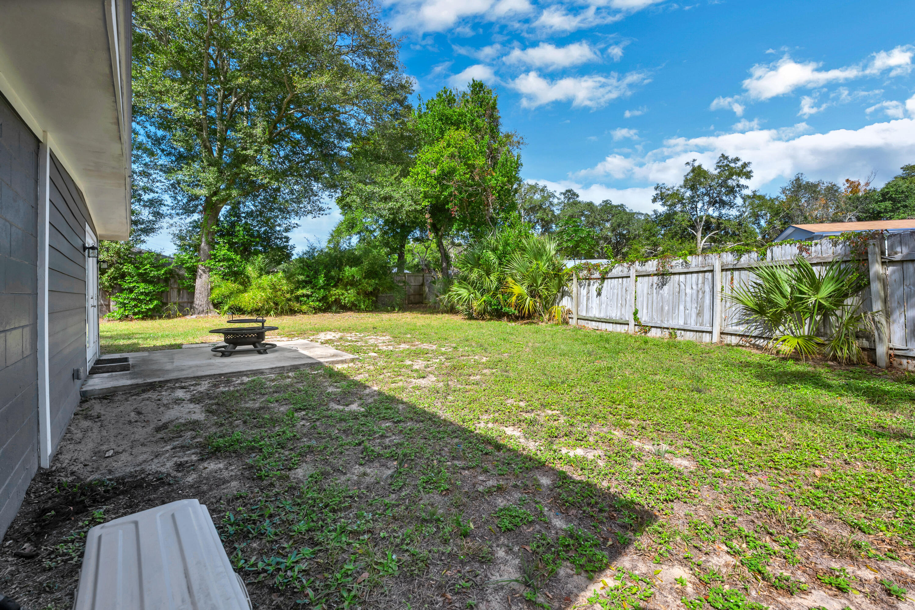 GARNIERS BEACH 2ND - Residential Lease