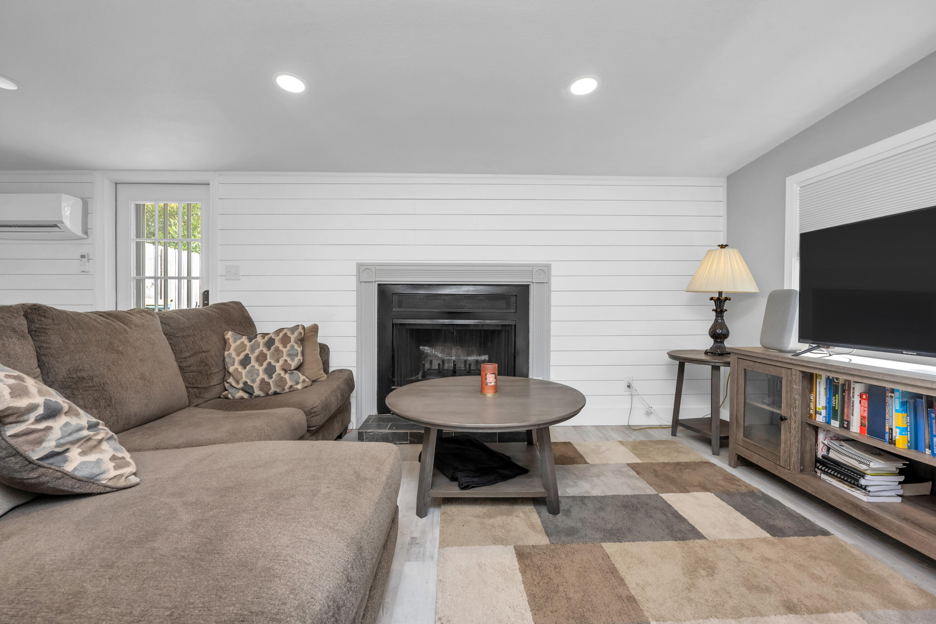 GARNIERS BEACH 2ND - Residential Lease