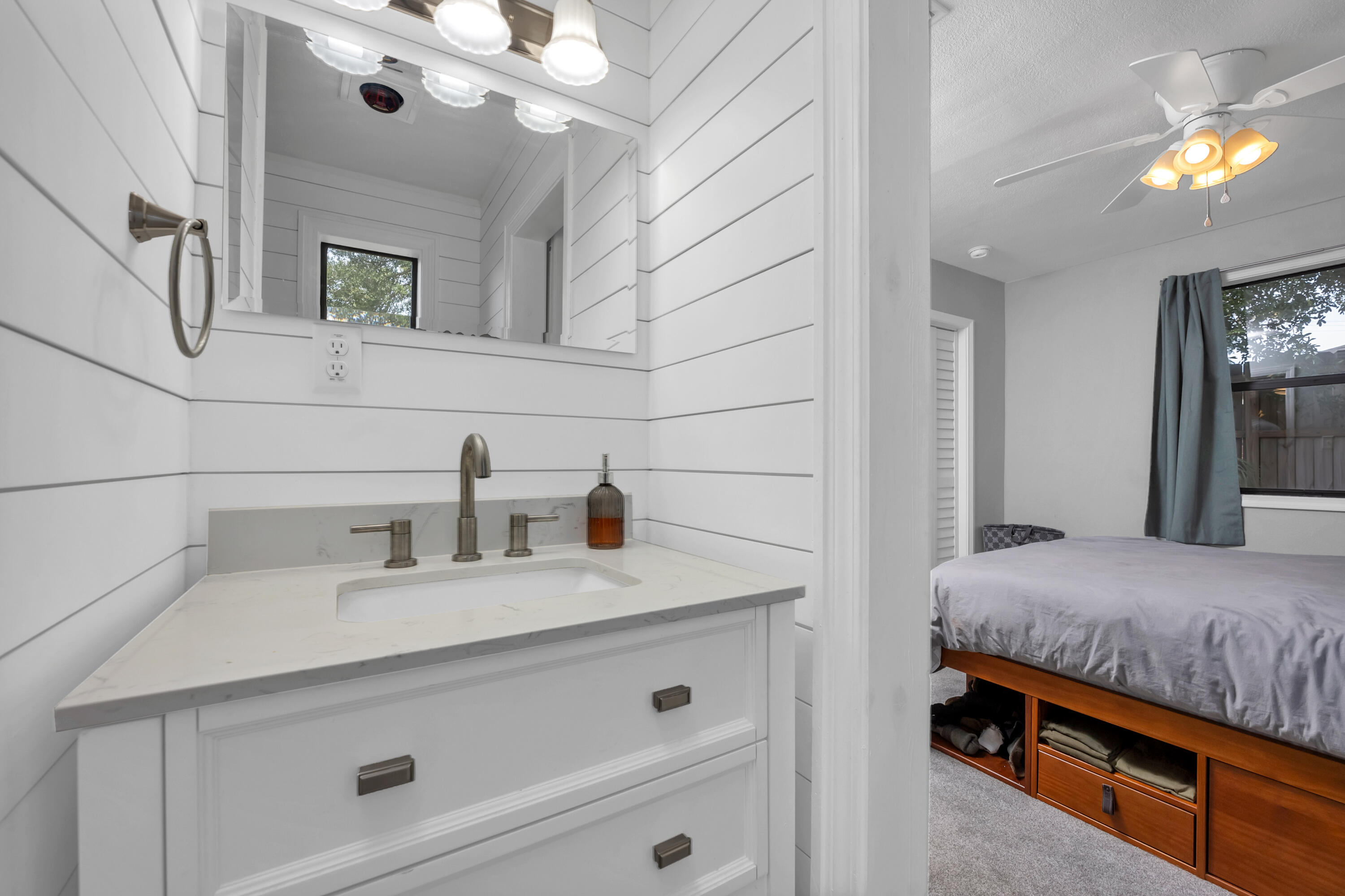 GARNIERS BEACH 2ND - Residential Lease