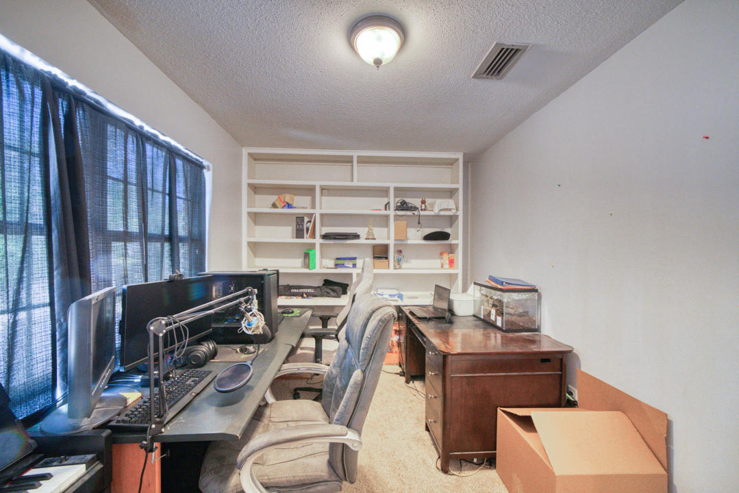 TWIN OAKS - Residential