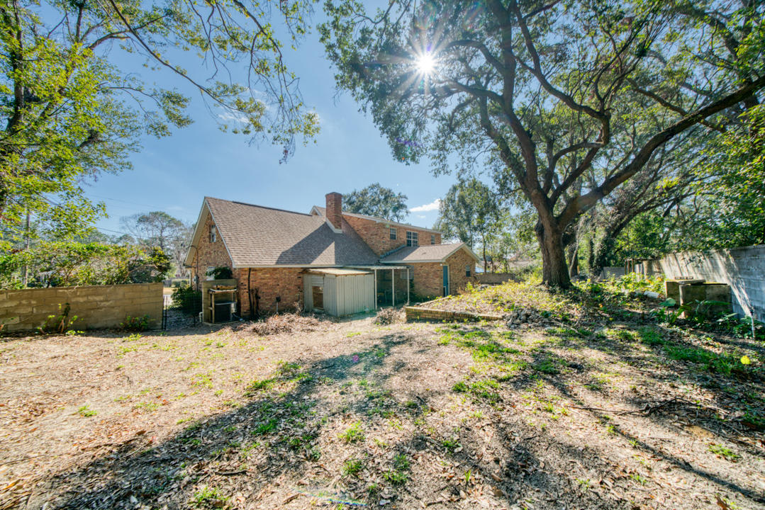 TWIN OAKS - Residential