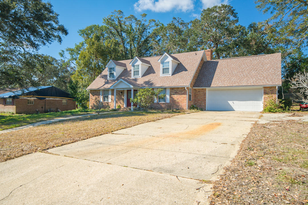 TWIN OAKS - Residential