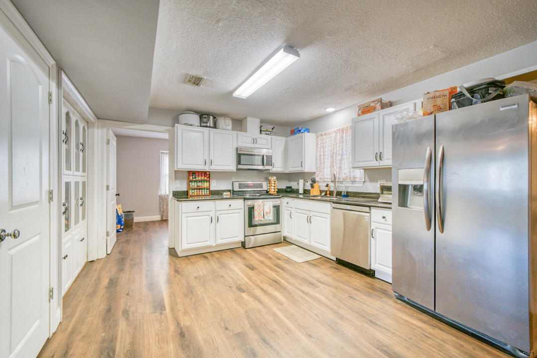 TWIN OAKS - Residential