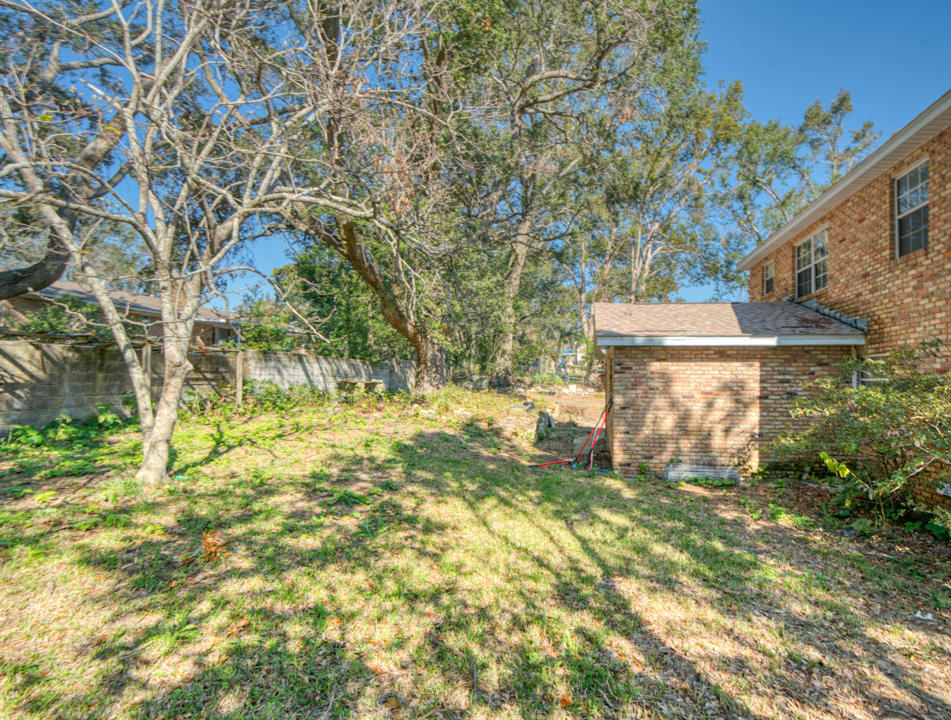 TWIN OAKS - Residential