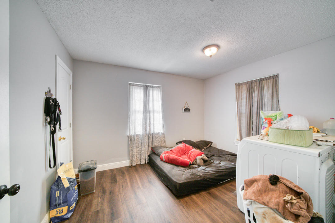 TWIN OAKS - Residential