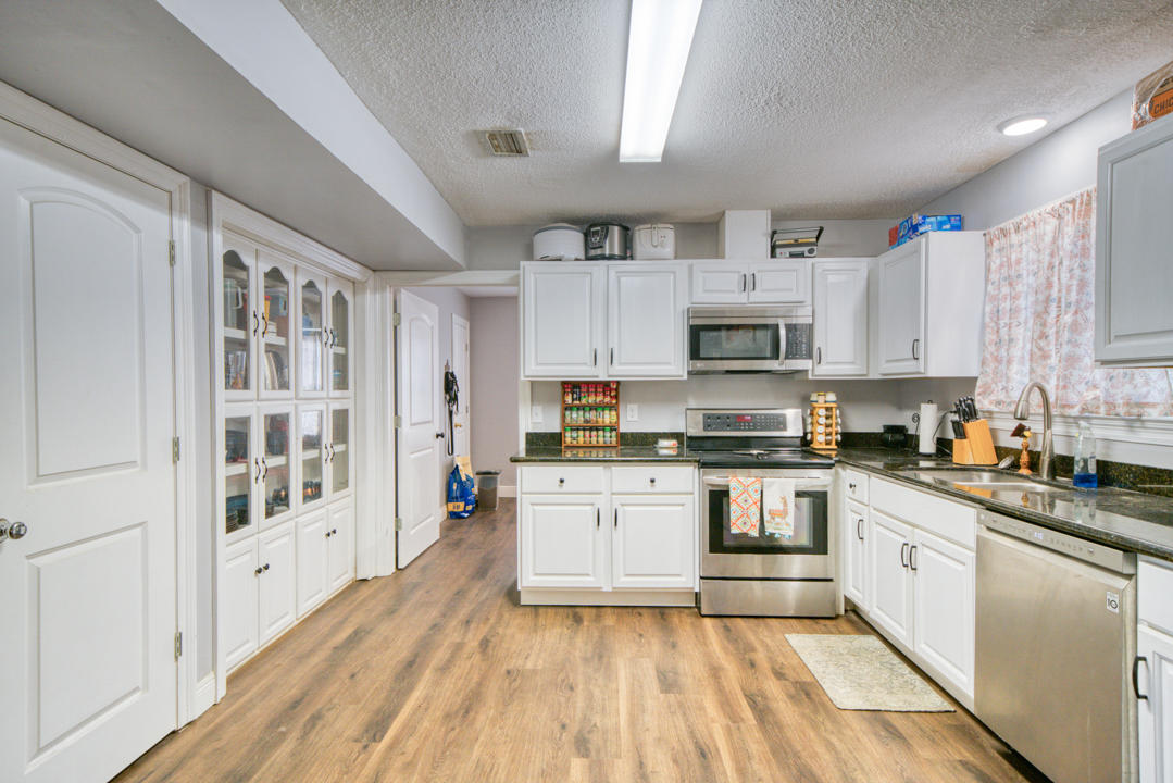 TWIN OAKS - Residential