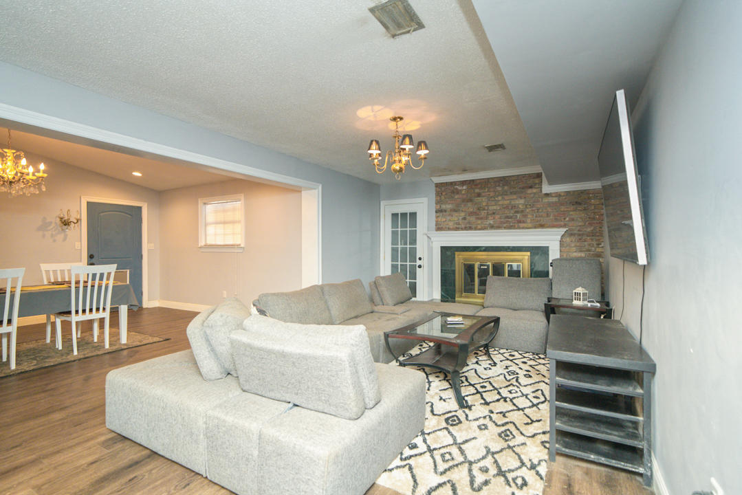 TWIN OAKS - Residential