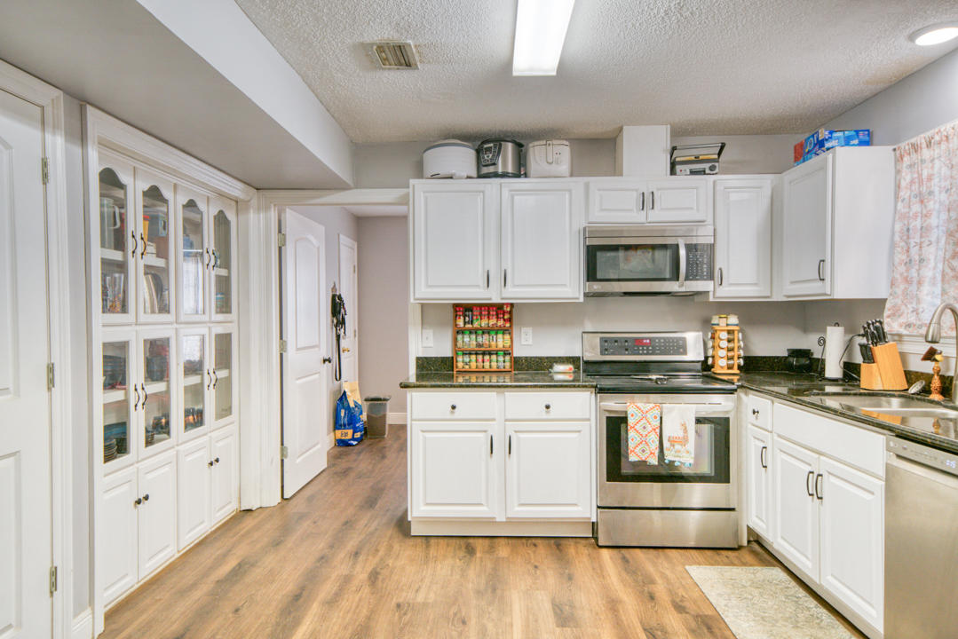 TWIN OAKS - Residential