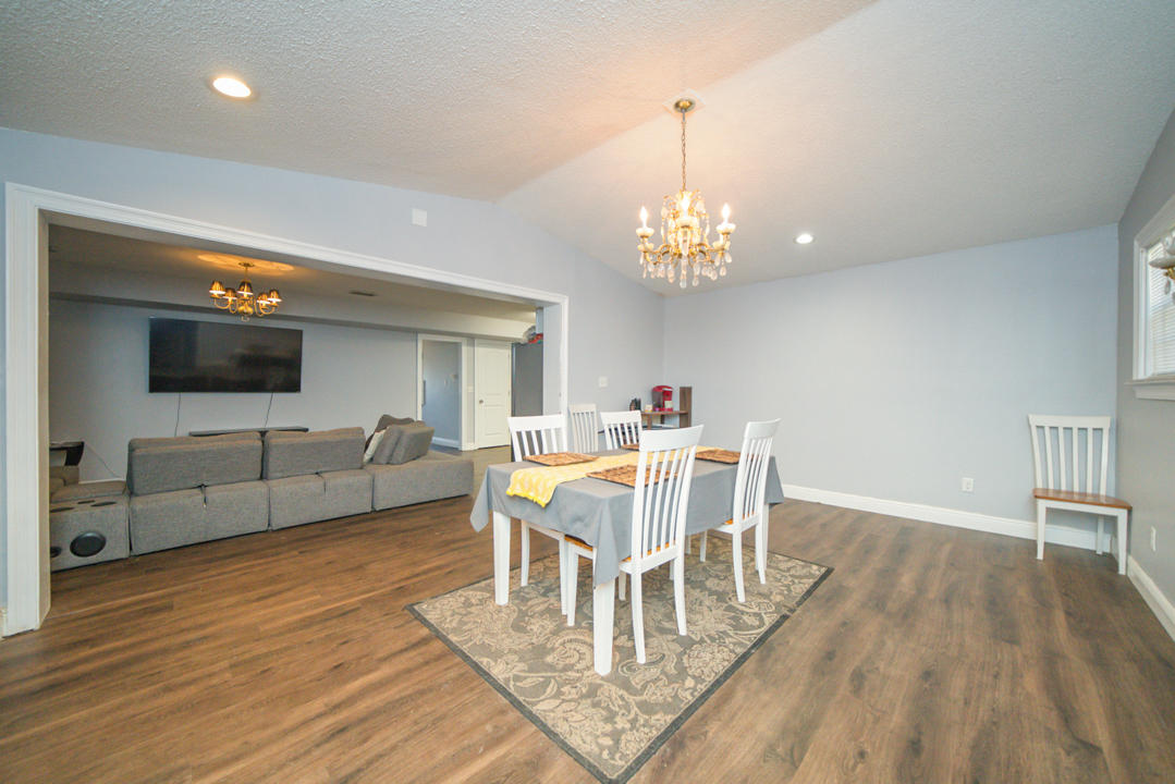 TWIN OAKS - Residential