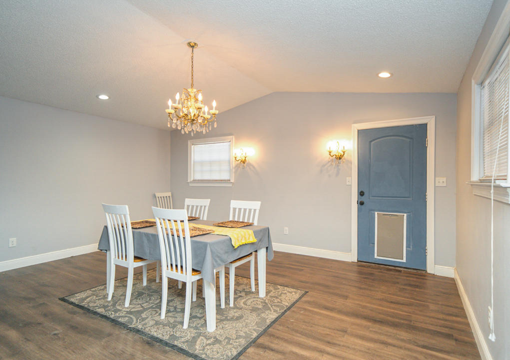 TWIN OAKS - Residential