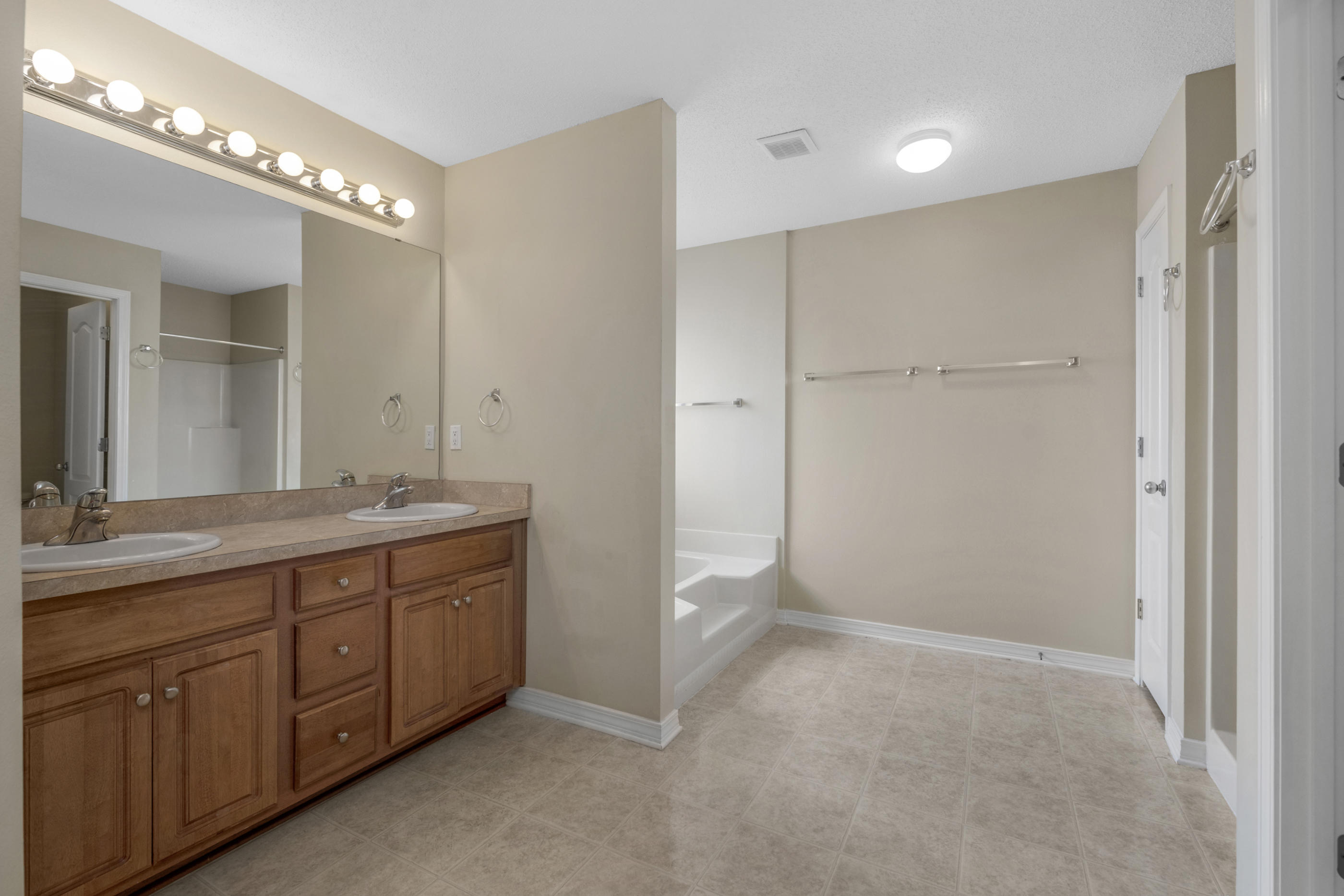 SKY RIDGE ESTATES 1ST ADD - Residential