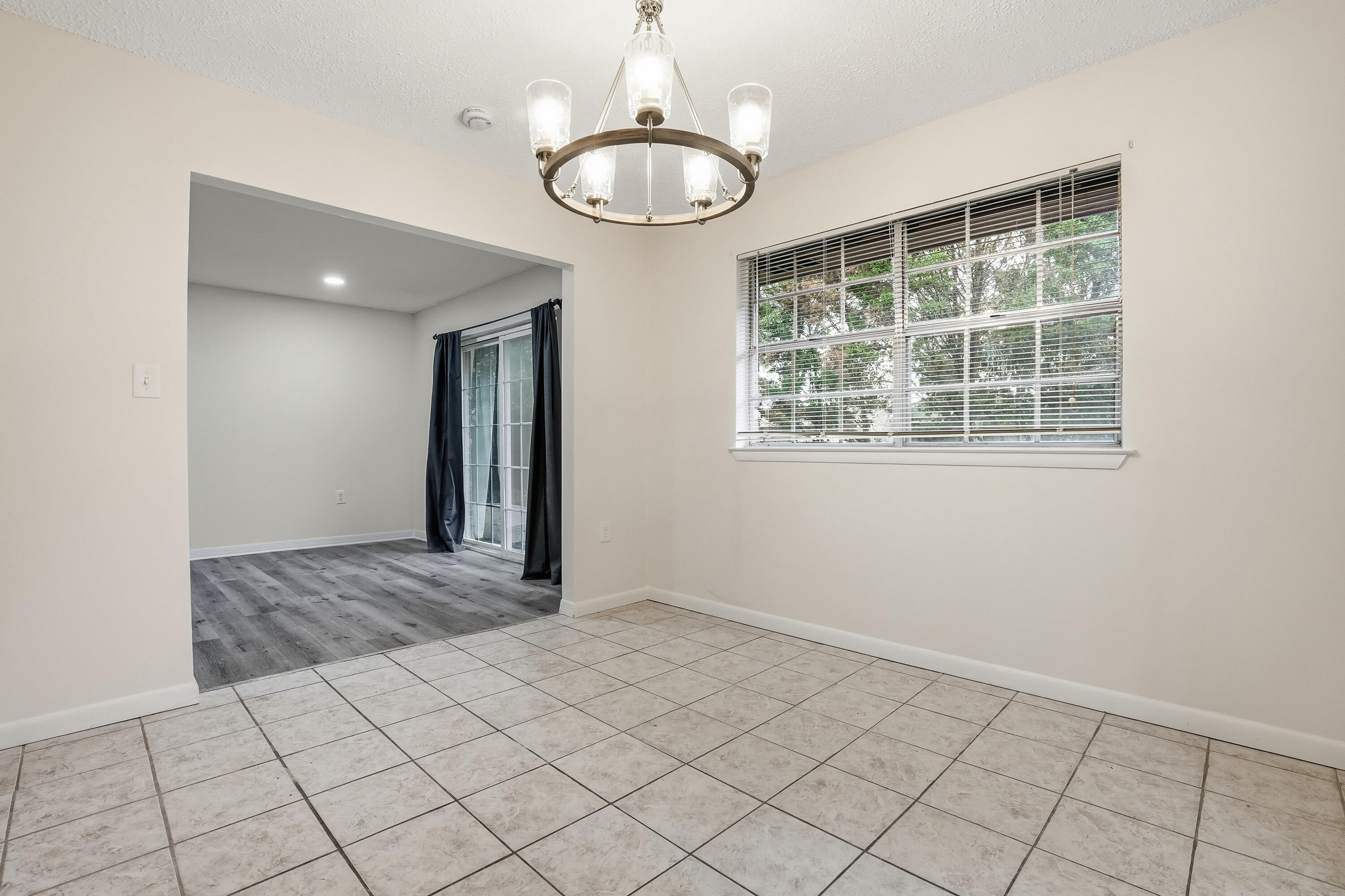 Casa Loma - Residential