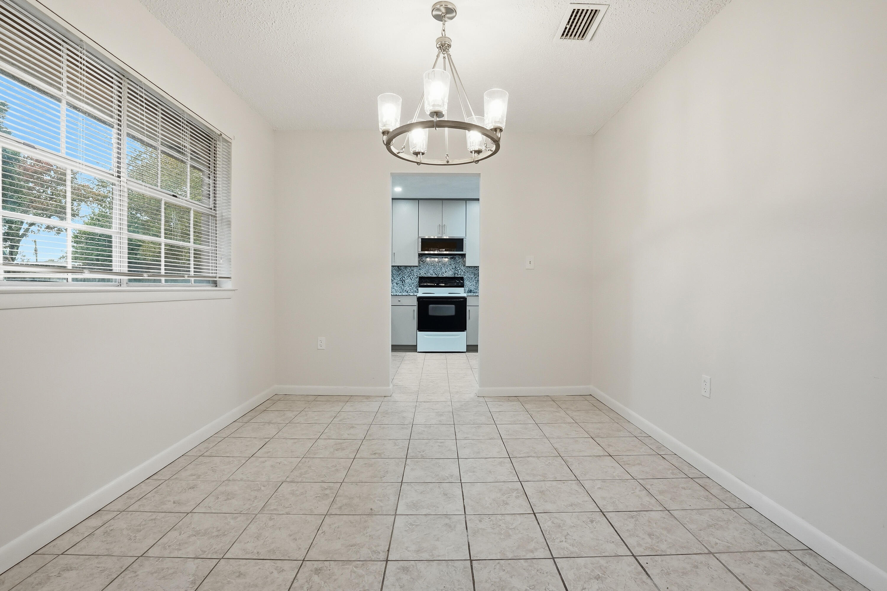 Casa Loma - Residential