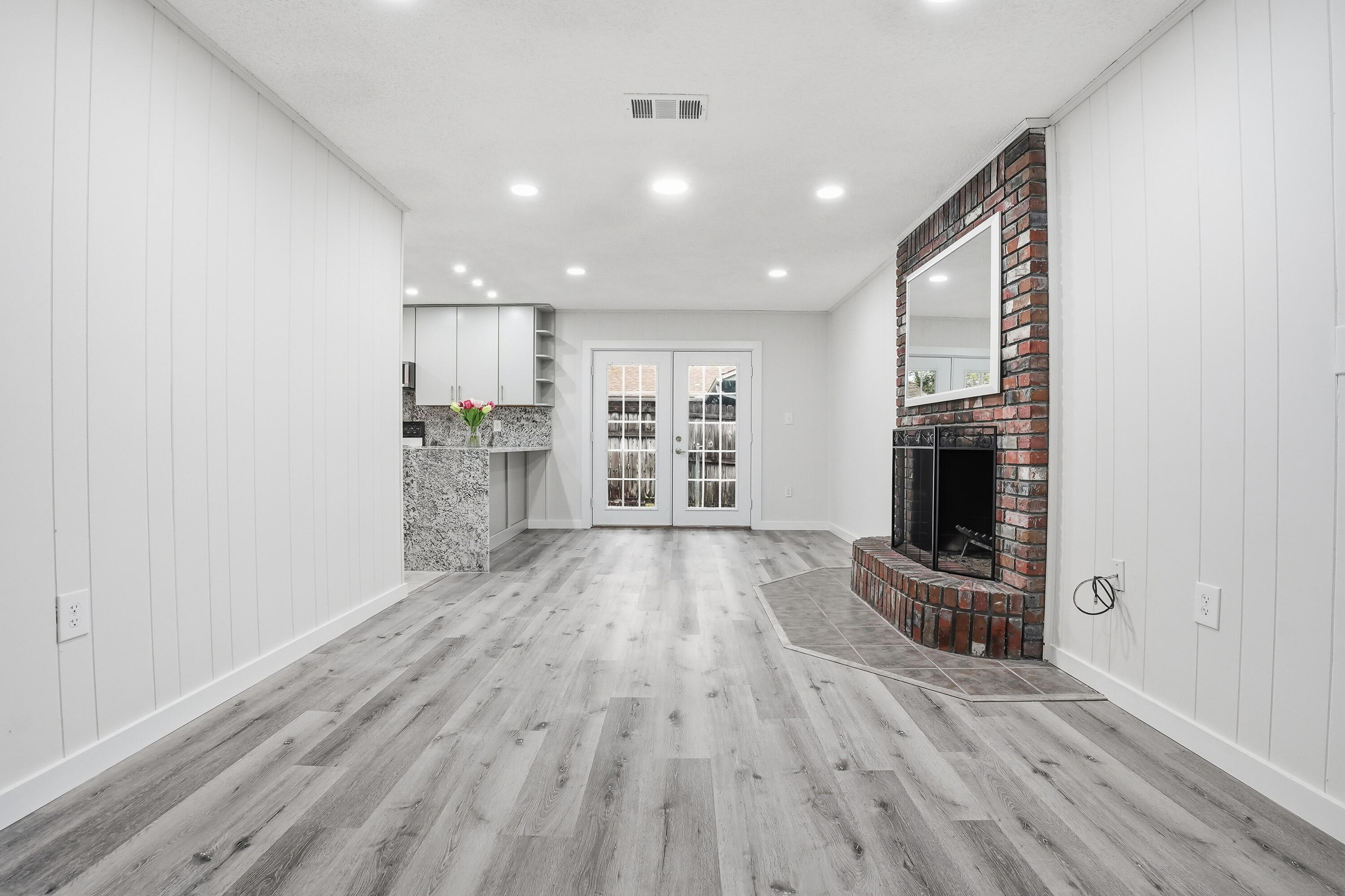 Casa Loma - Residential