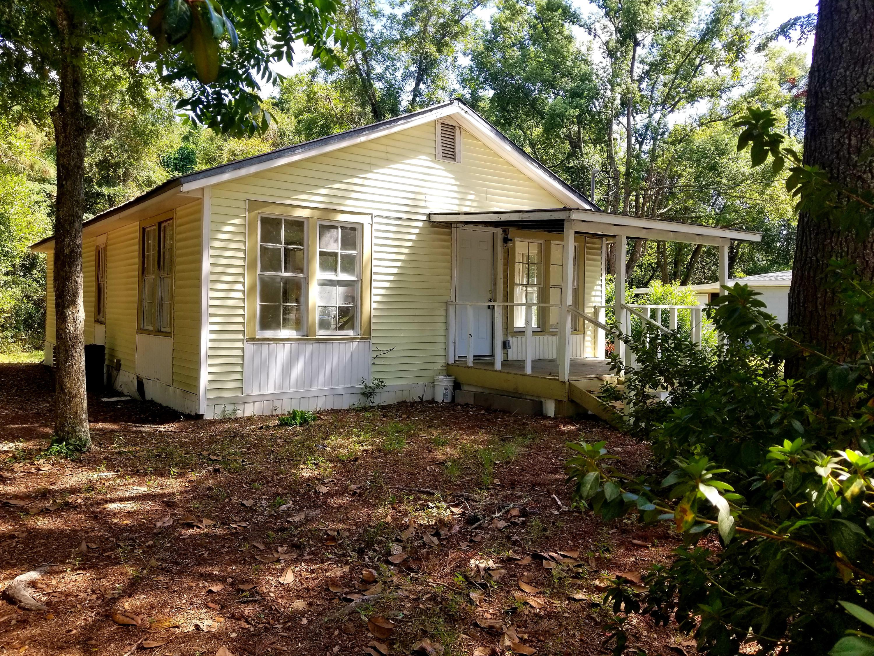 NO RECORDED SUBDIVISION - Residential