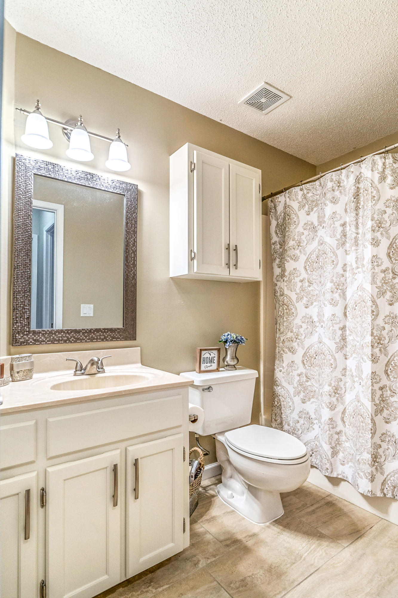 FAIRWAY LAKES PH 1 - Residential