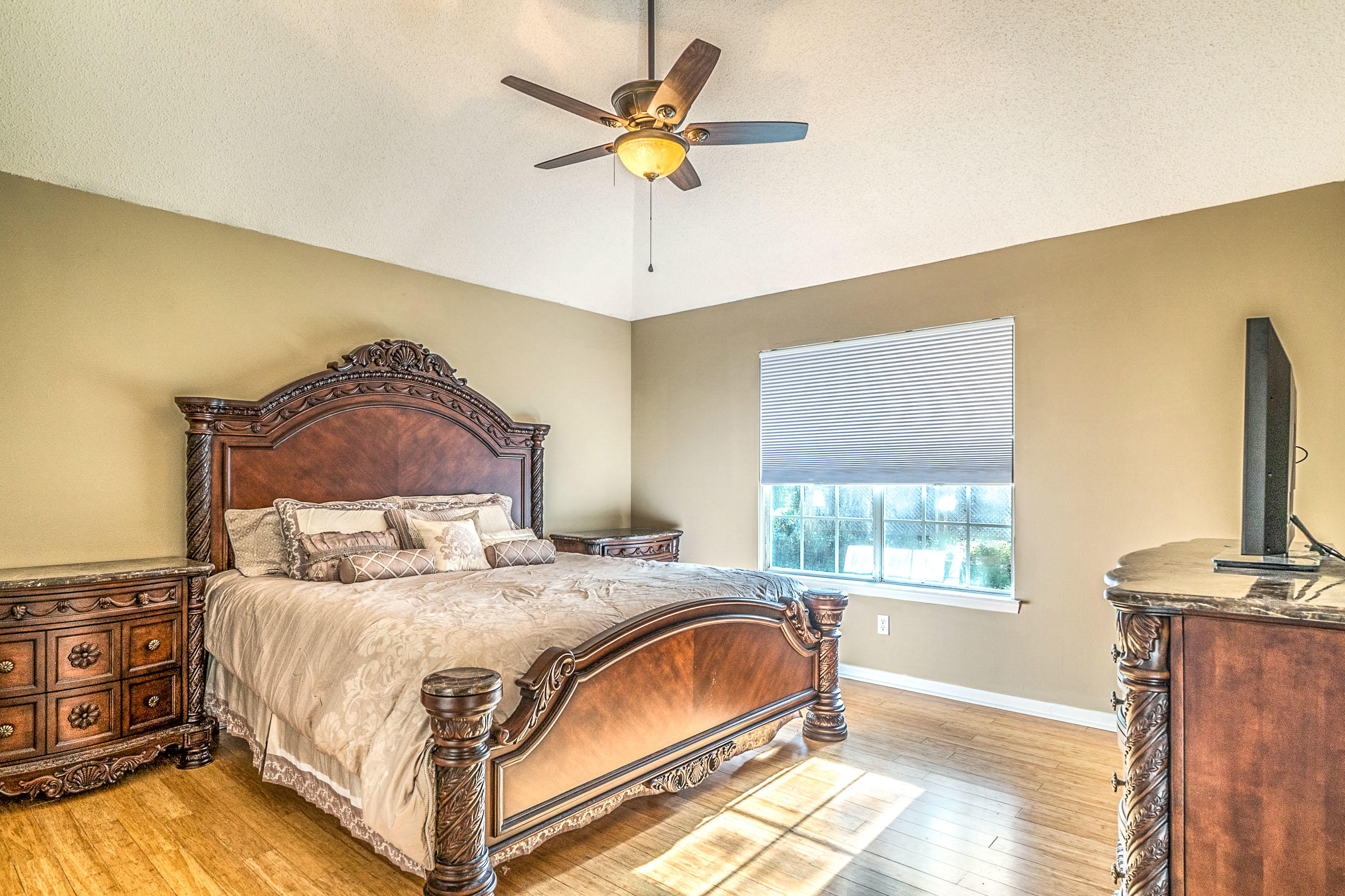 FAIRWAY LAKES PH 1 - Residential