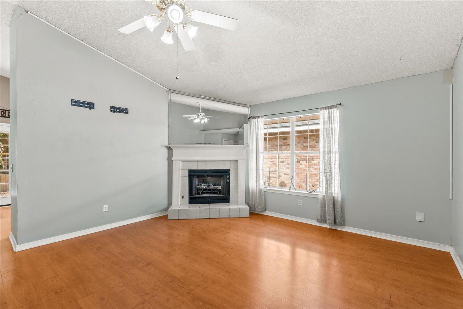 IVALEA GARDENS - Residential