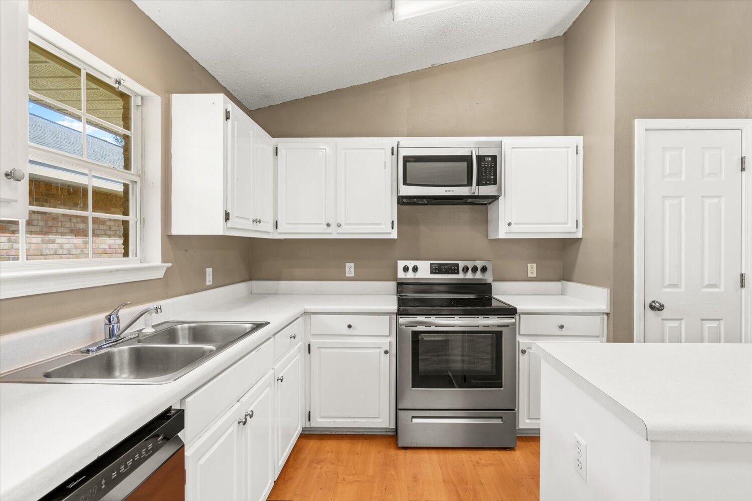 IVALEA GARDENS - Residential