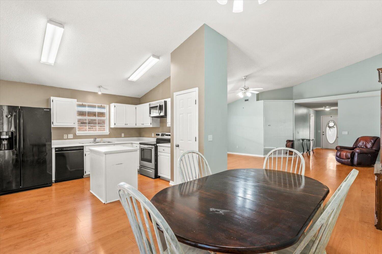 IVALEA GARDENS - Residential