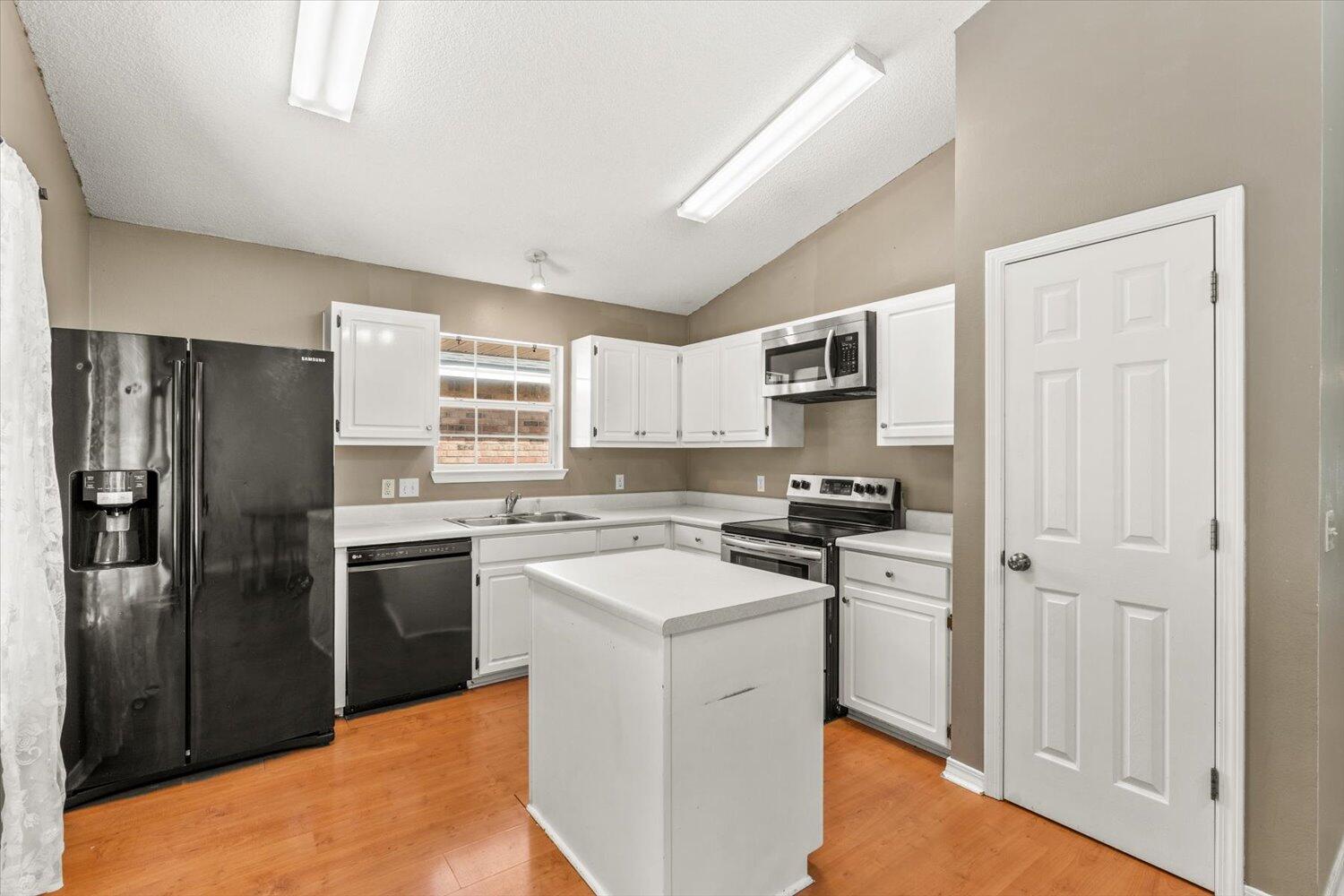 IVALEA GARDENS - Residential