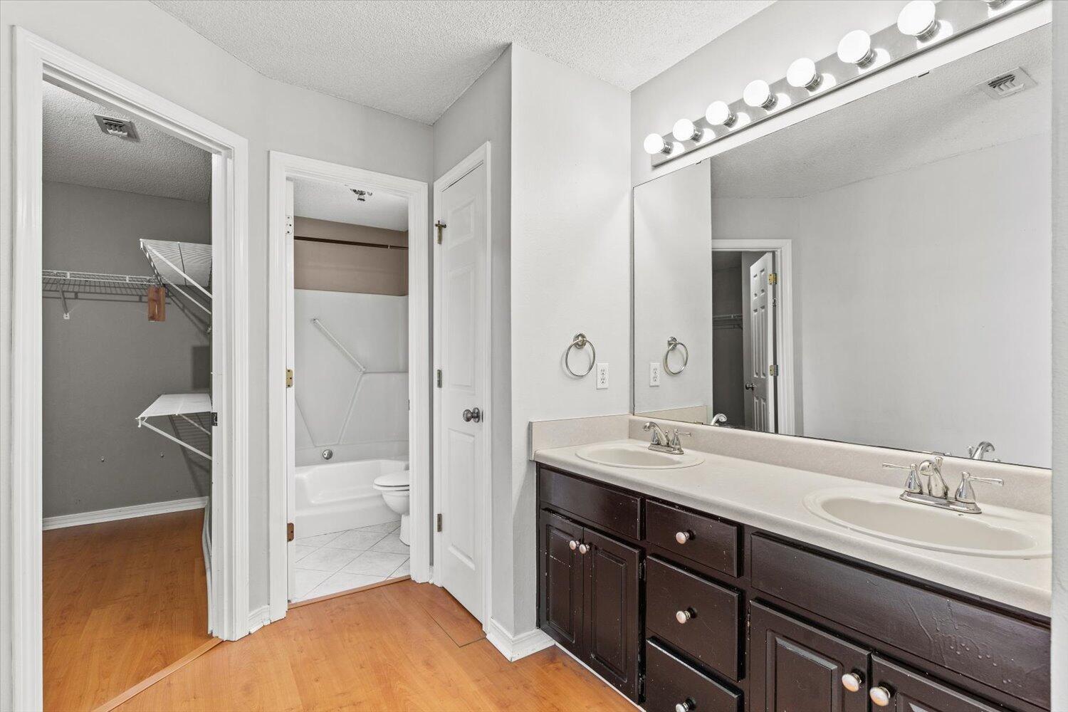 IVALEA GARDENS - Residential