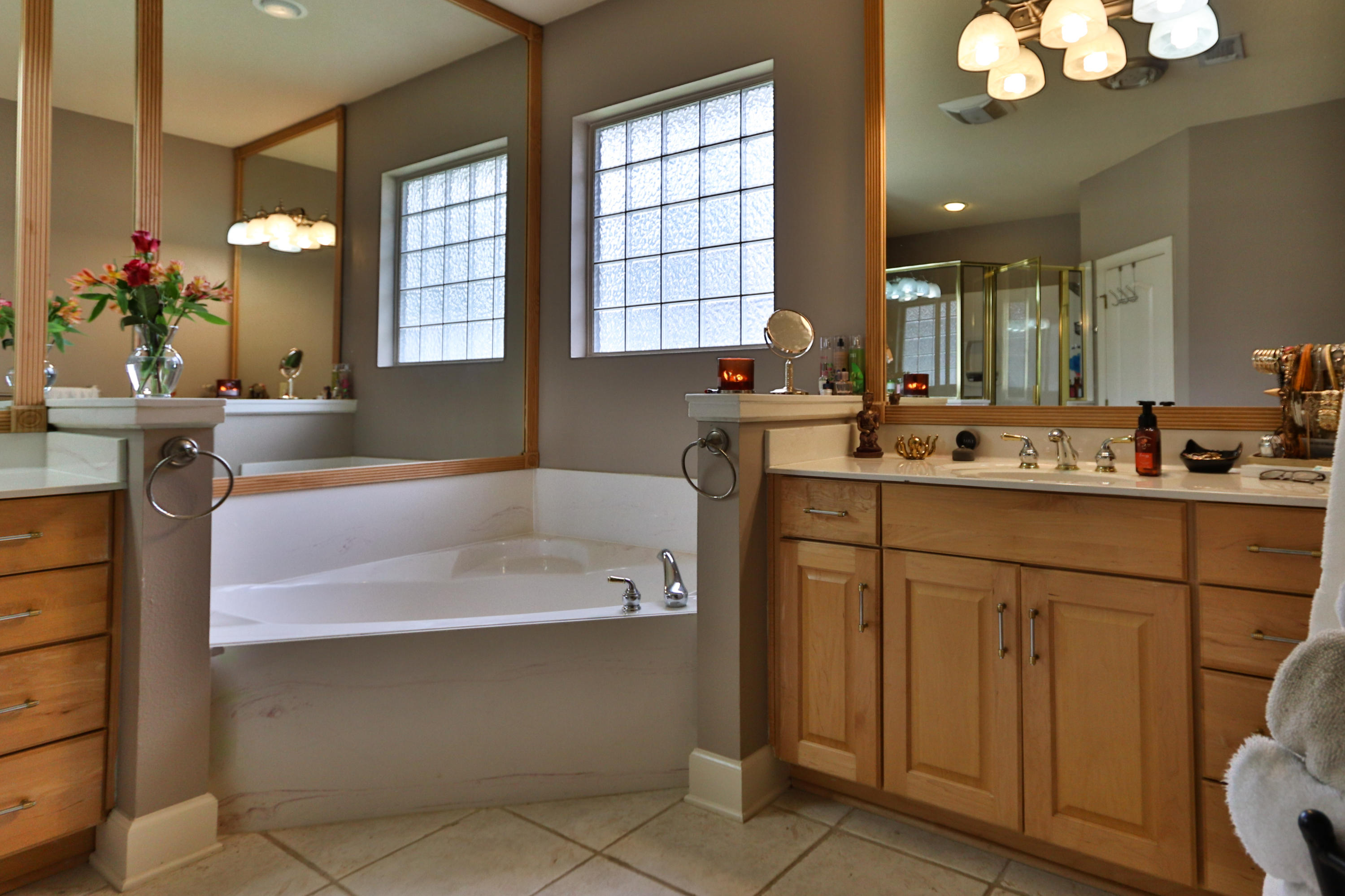 CHARDONNAY ESTATES - Residential