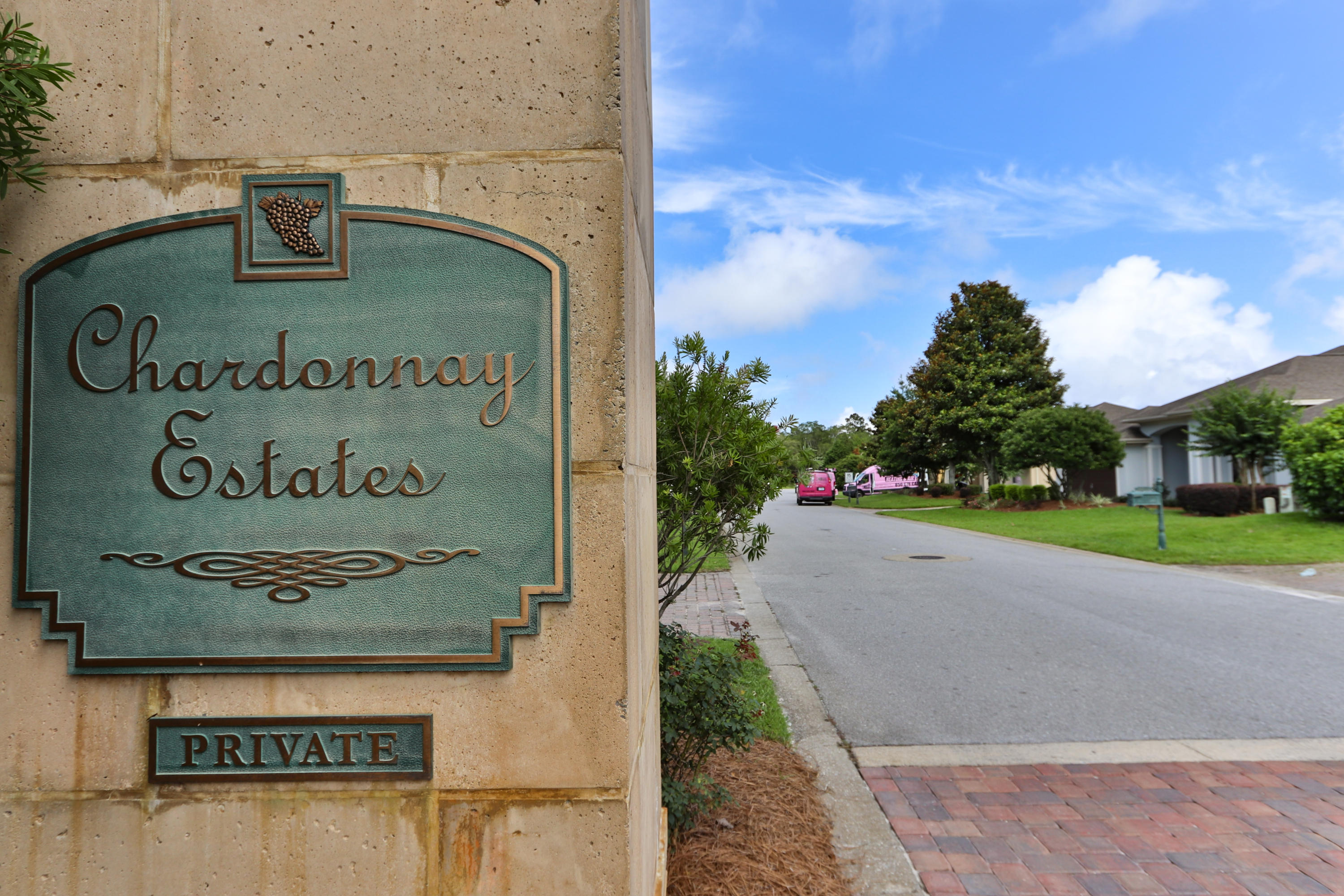 CHARDONNAY ESTATES - Residential