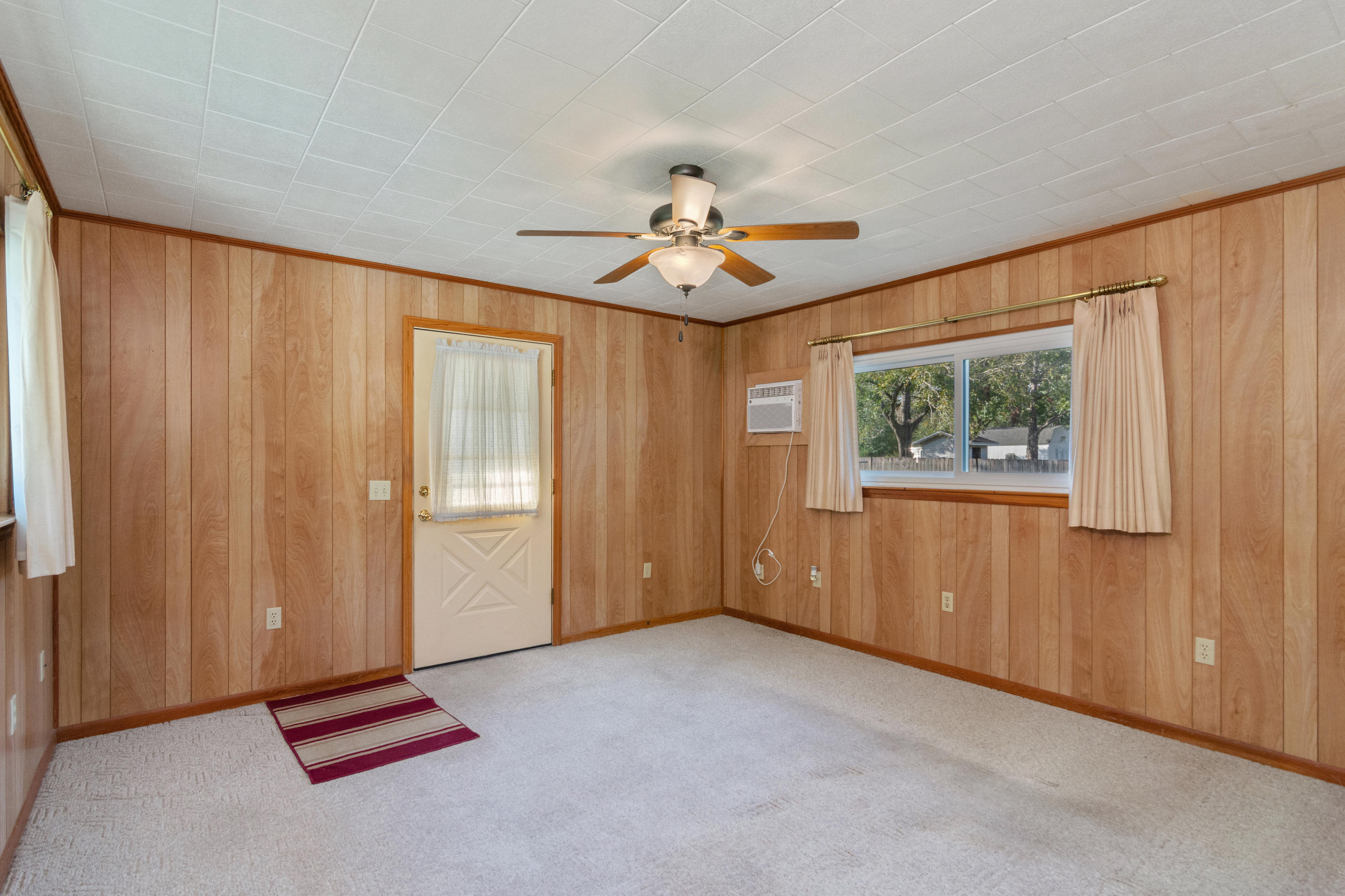 OAKDALE MINI FARMS - Residential