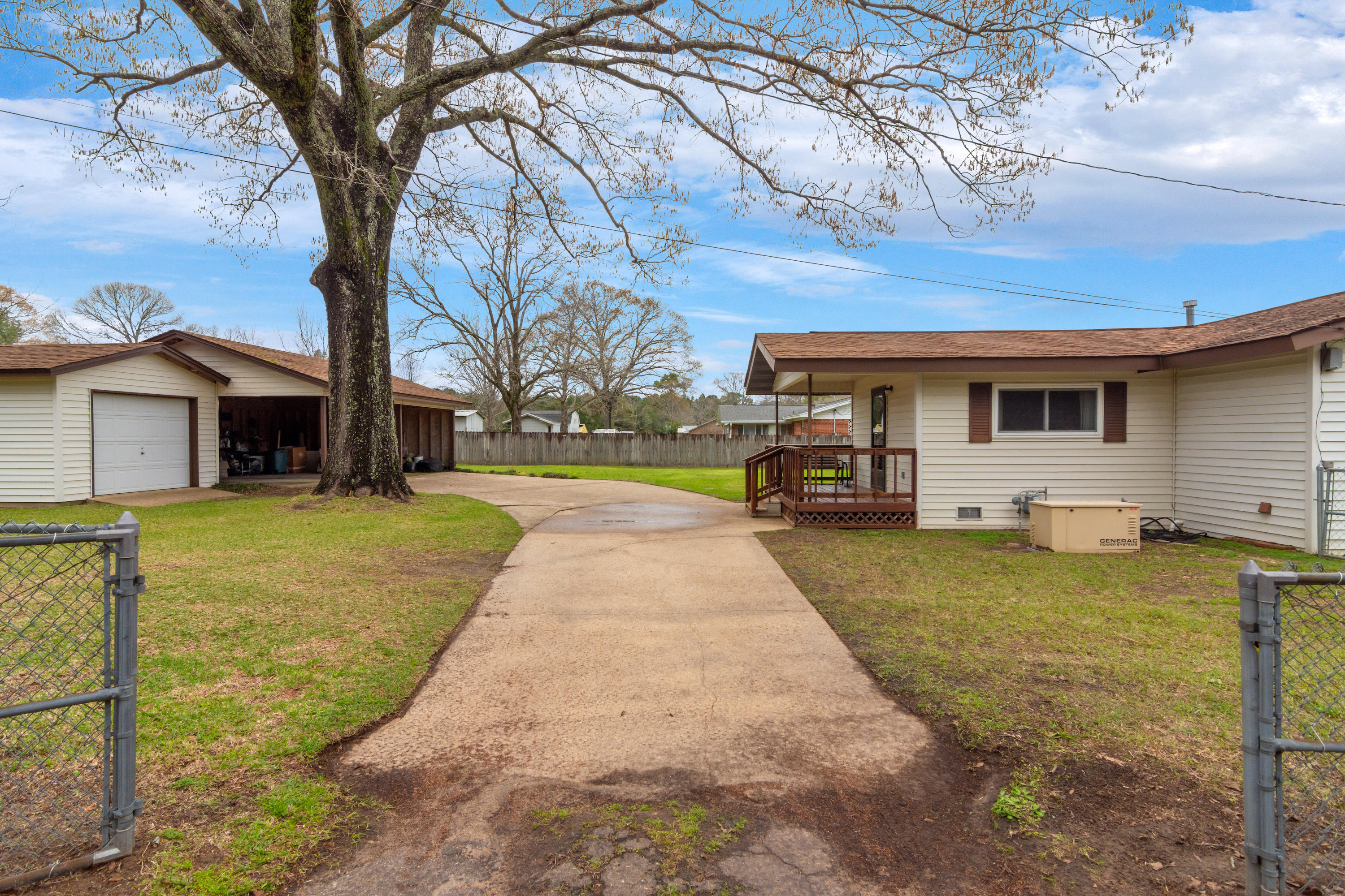 OAKDALE MINI FARMS - Residential