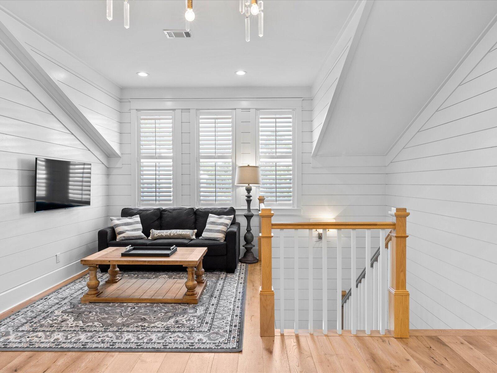 LAKESIDE AT BLUE MOUNTAIN BEACH - Residential Lease