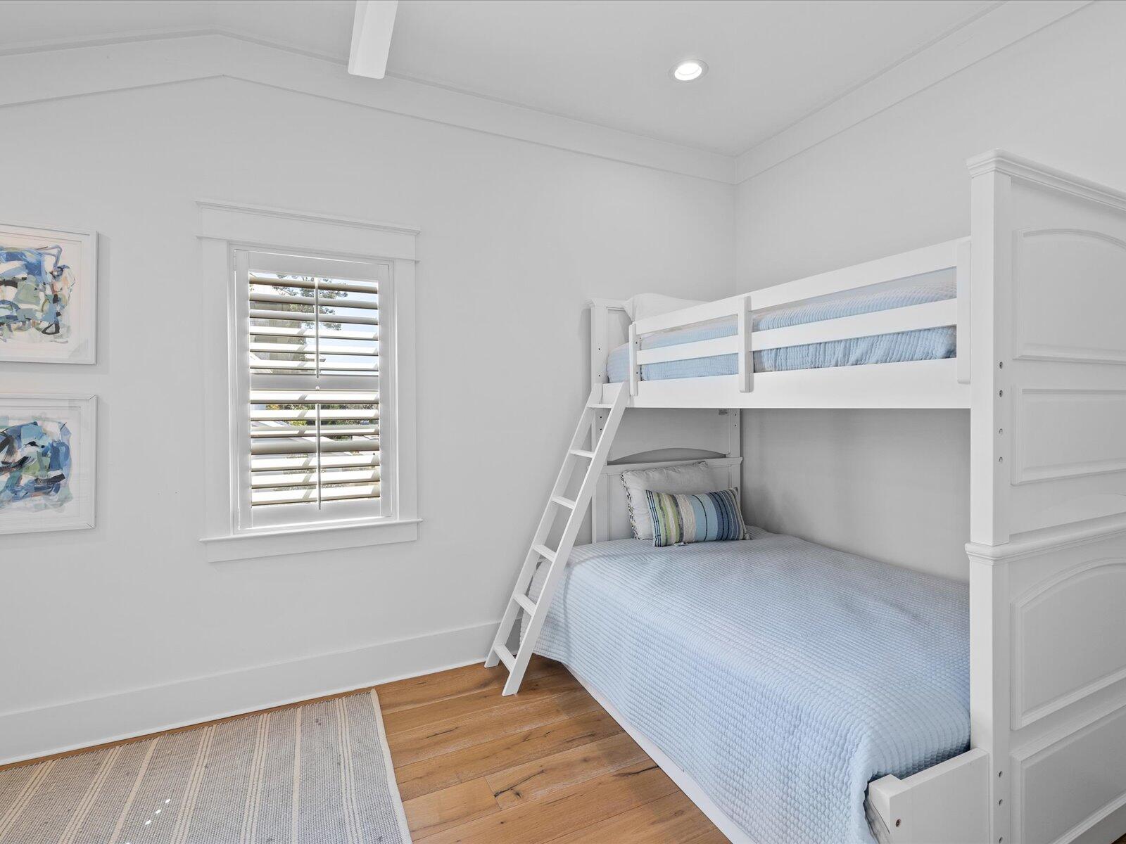 LAKESIDE AT BLUE MOUNTAIN BEACH - Residential Lease