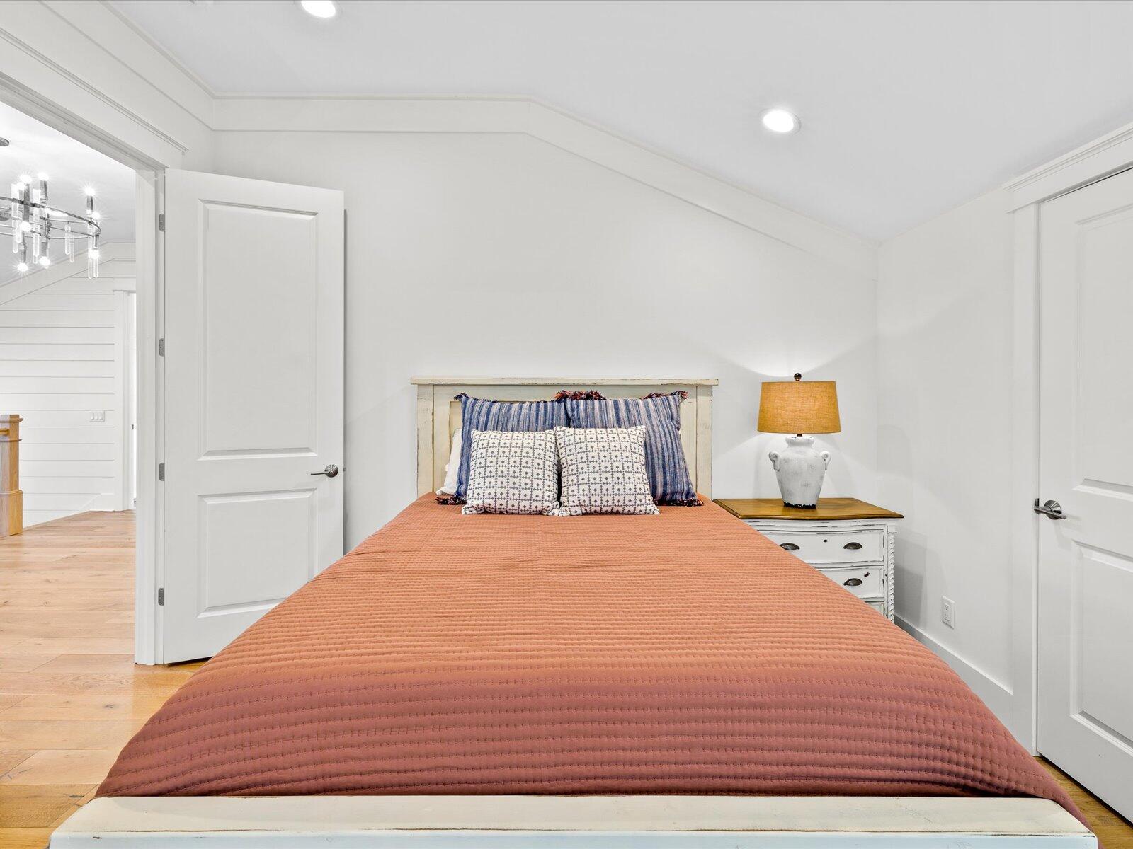LAKESIDE AT BLUE MOUNTAIN BEACH - Residential Lease