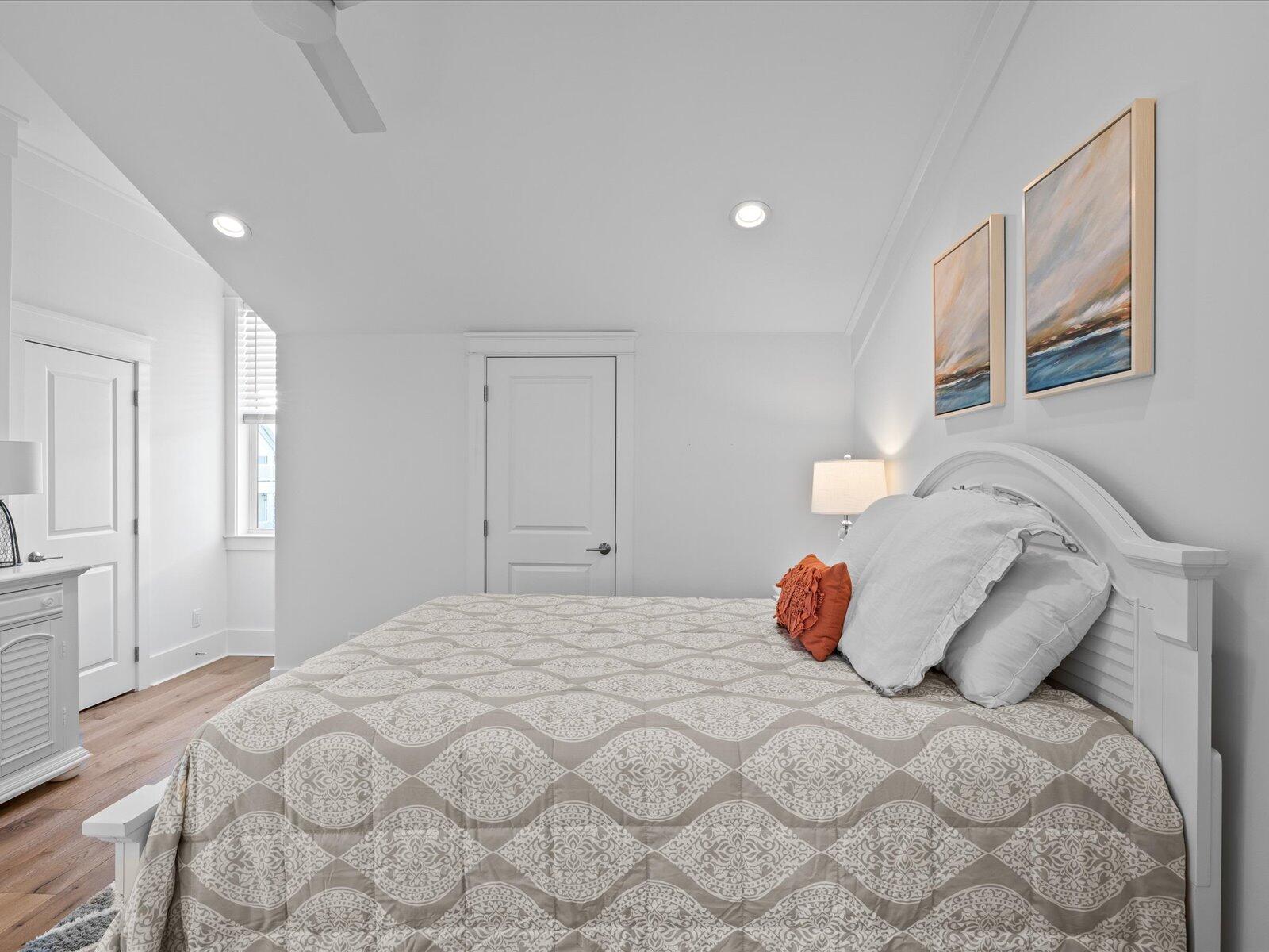 LAKESIDE AT BLUE MOUNTAIN BEACH - Residential Lease