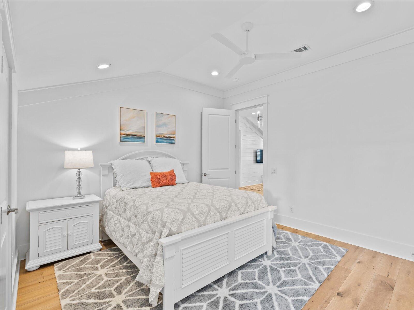 LAKESIDE AT BLUE MOUNTAIN BEACH - Residential Lease
