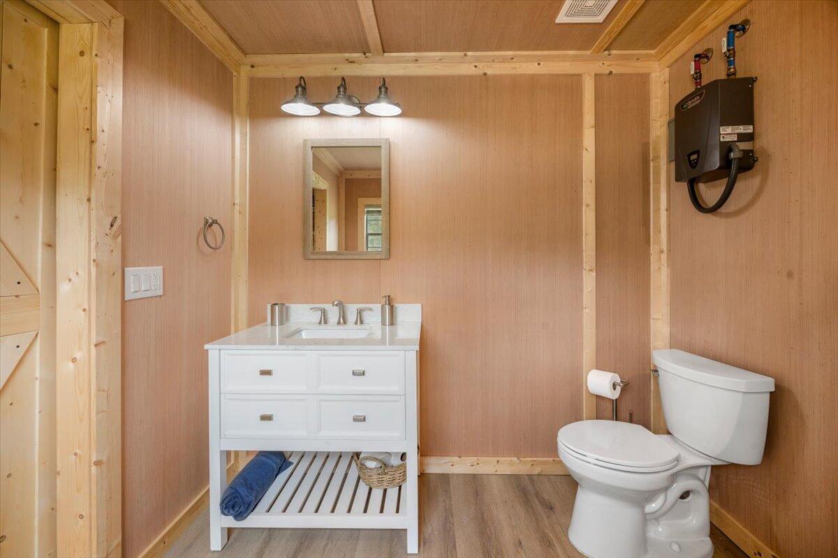 Desc Update For 2023 Parcel ''B'': Com At Ne Cor Of 30-4N-28W Thn N8837'18''W 1316.31 Ft; Thn S - Land