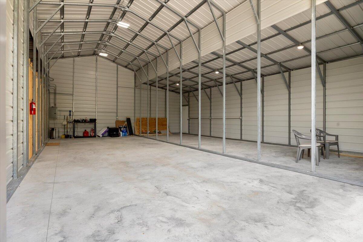 Desc Update For 2023 Parcel ''B'': Com At Ne Cor Of 30-4N-28W Thn N8837'18''W 1316.31 Ft; Thn S - Land