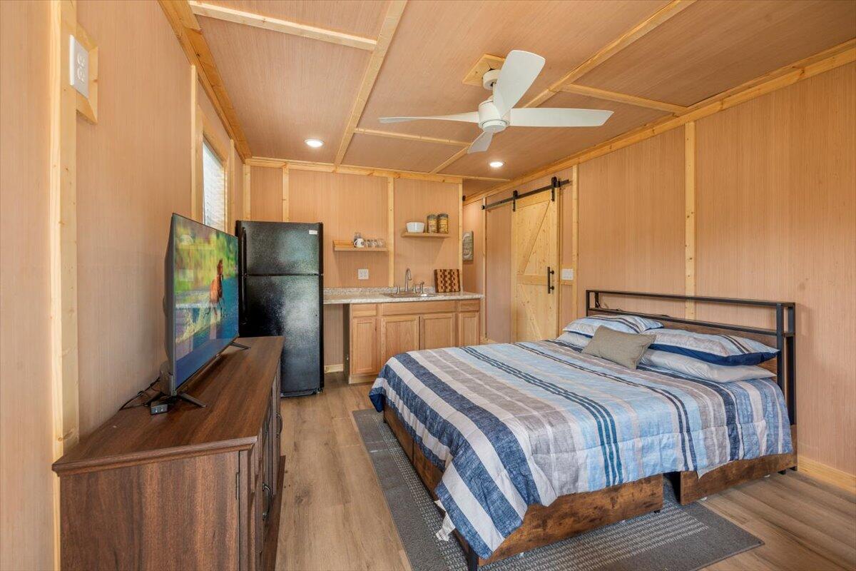 Desc Update For 2023 Parcel ''B'': Com At Ne Cor Of 30-4N-28W Thn N8837'18''W 1316.31 Ft; Thn S - Land