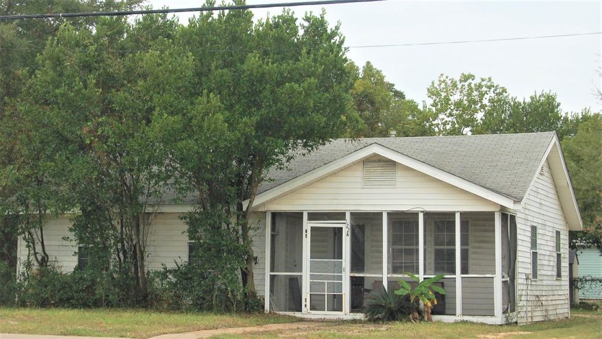 Great property for a starter home or a property to flip! Prime downtown Fort Walton Beach location with tons of potential! Property contains three converted rental units. Unit A has two bedrooms, Unit B has 1 bedroom, and Unit C is a studio apartment. BUYER TO VERITY AGE AND SQUARE FOOTAGE. Currently zoned for mixed-use by city of FWB. Check it out before its gone!!! Call for personal tour!!!!