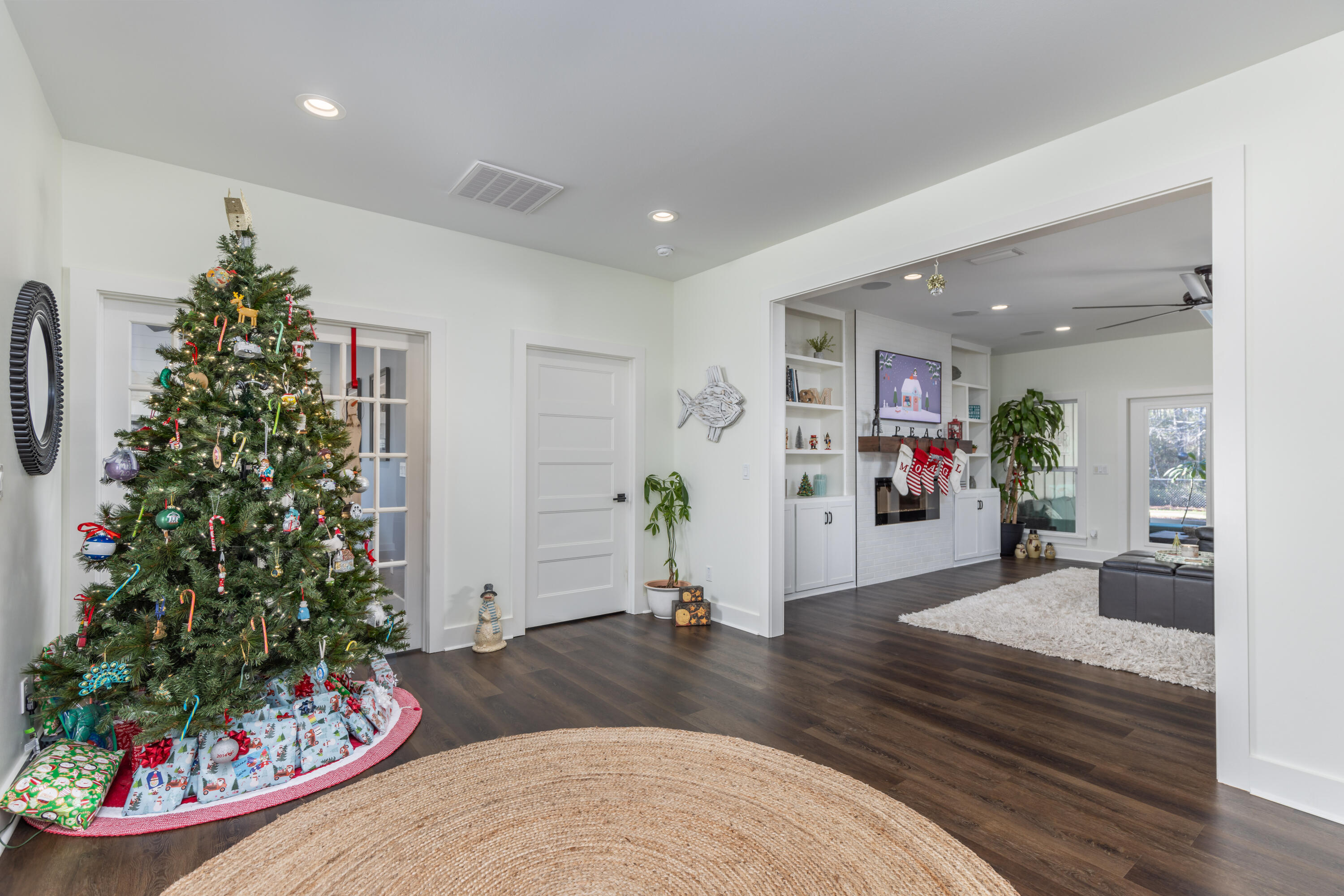 SECLUSION BAY - Residential