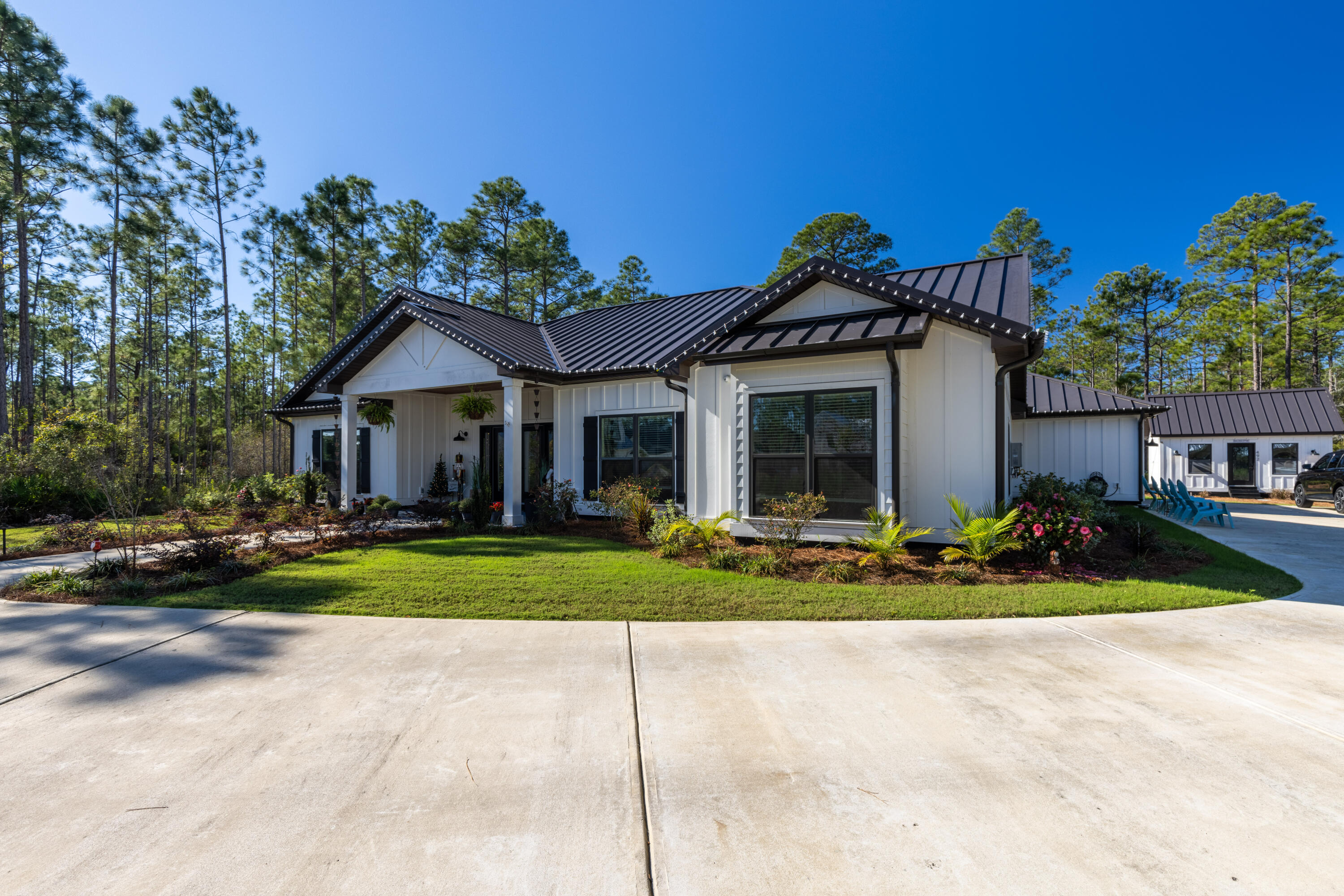 SECLUSION BAY - Residential