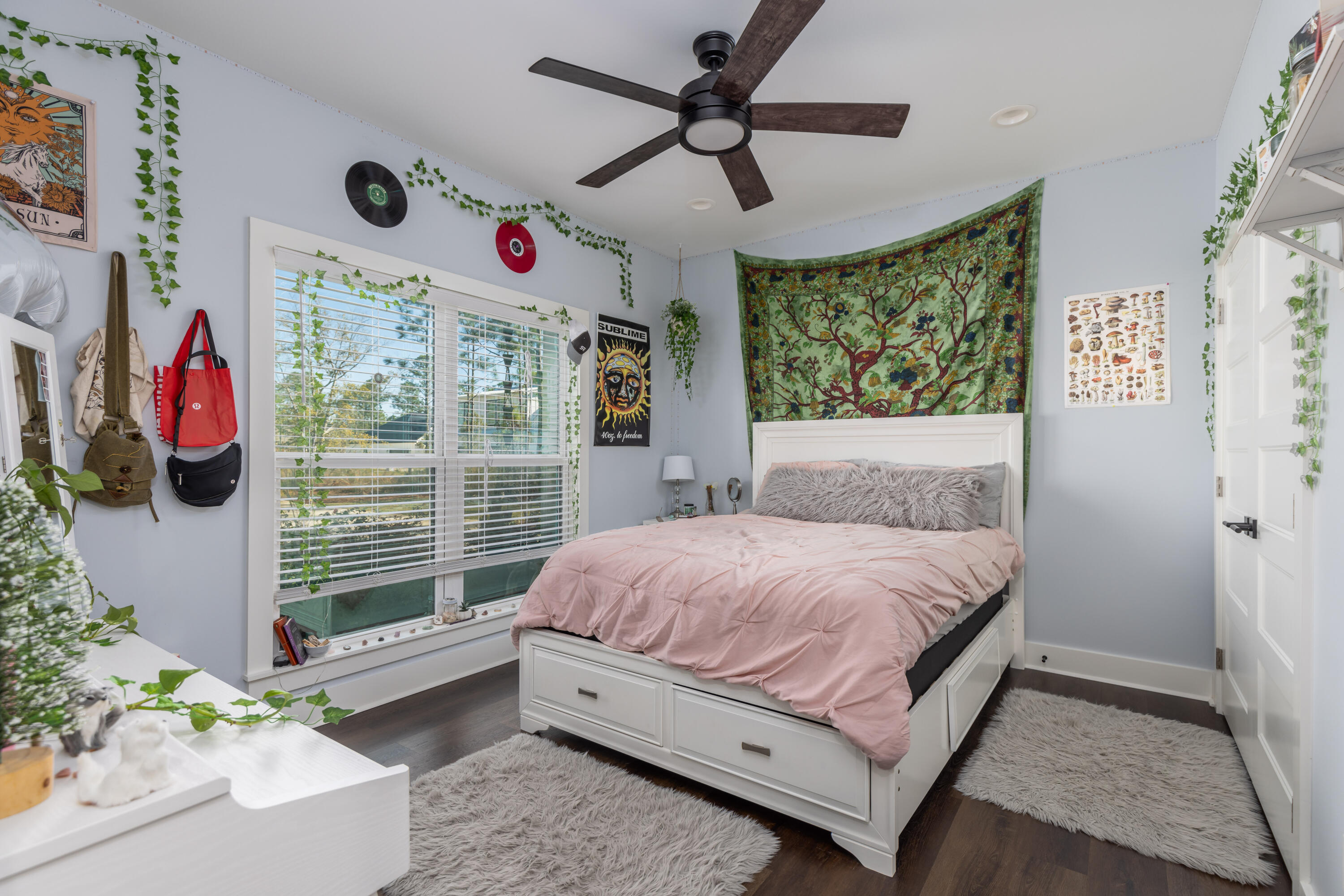 SECLUSION BAY - Residential