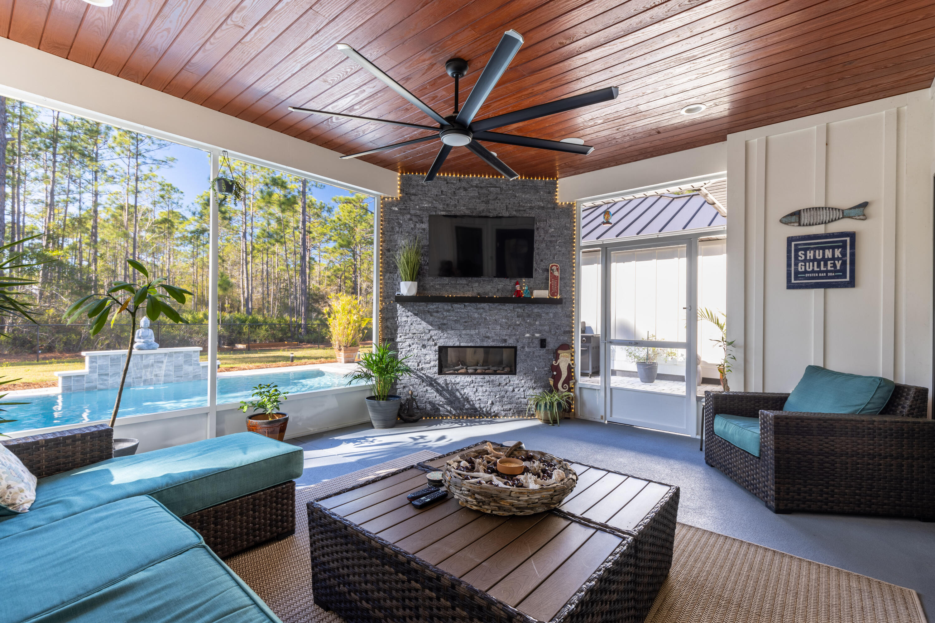 SECLUSION BAY - Residential