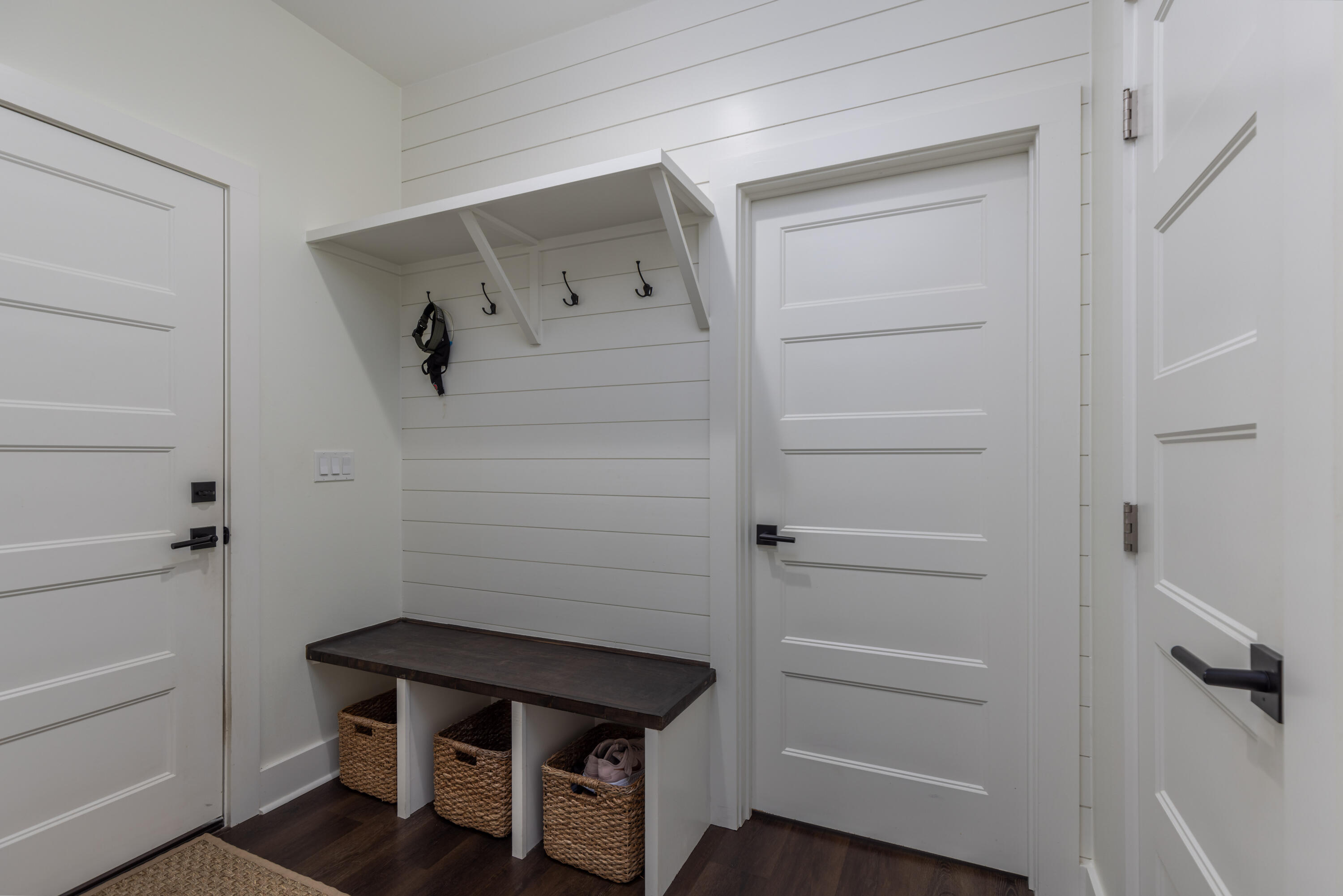 SECLUSION BAY - Residential