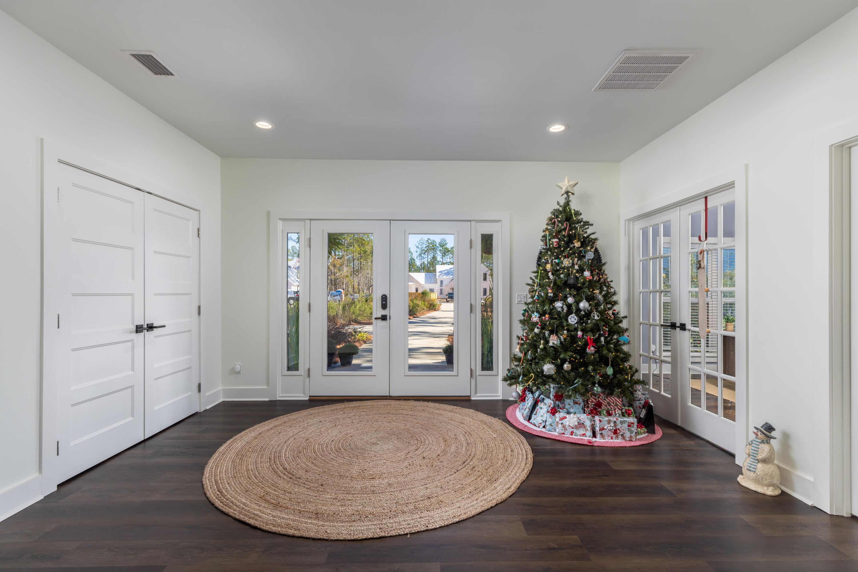 SECLUSION BAY - Residential