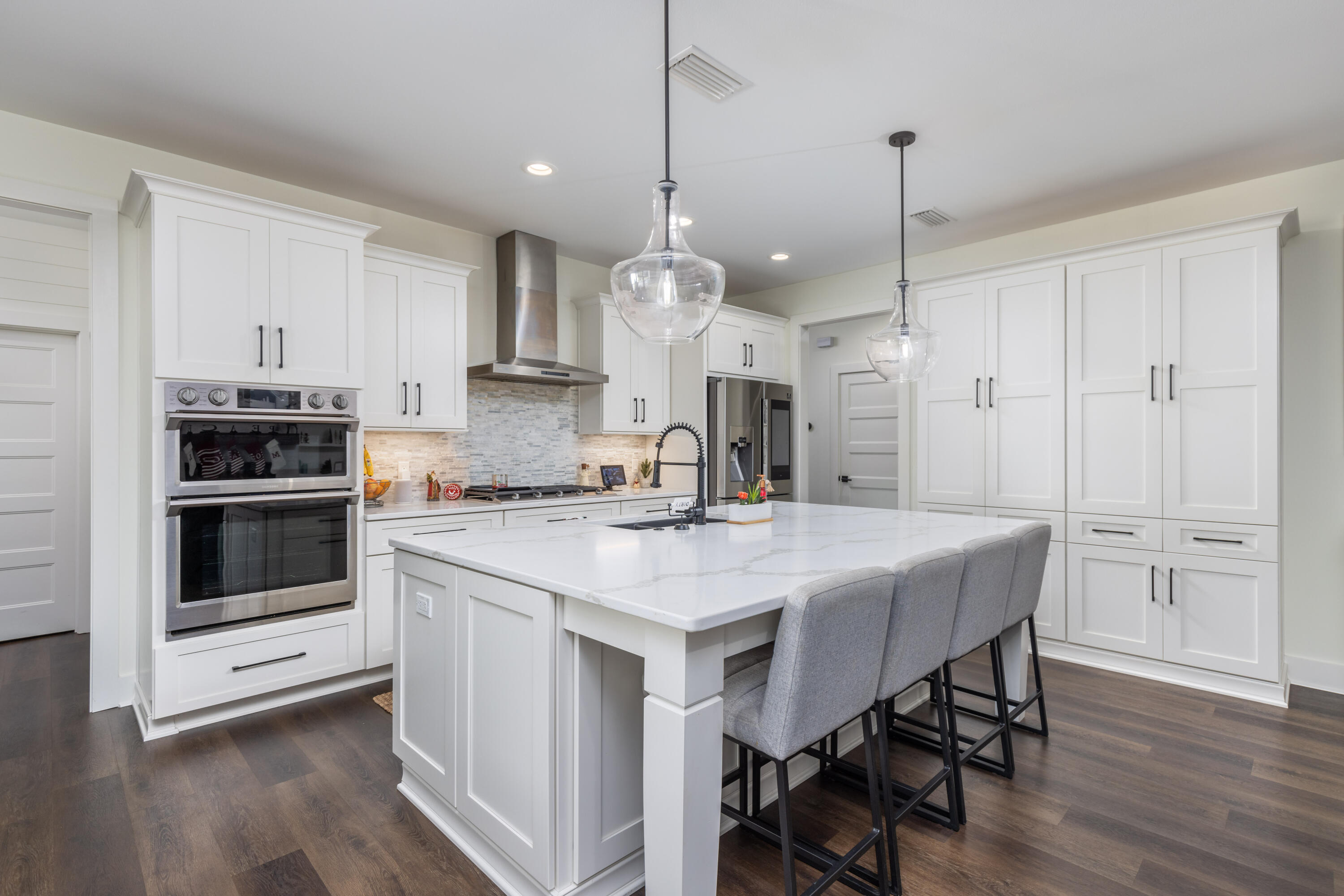 SECLUSION BAY - Residential