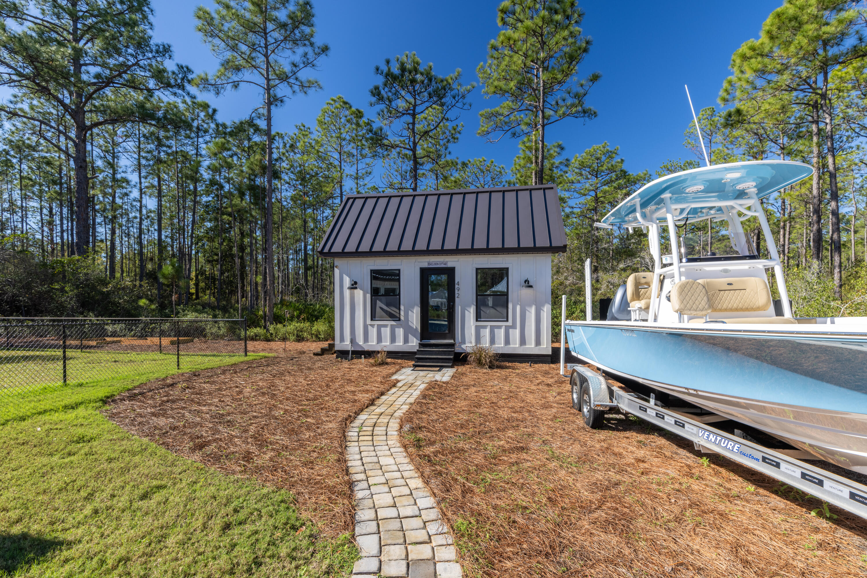 SECLUSION BAY - Residential