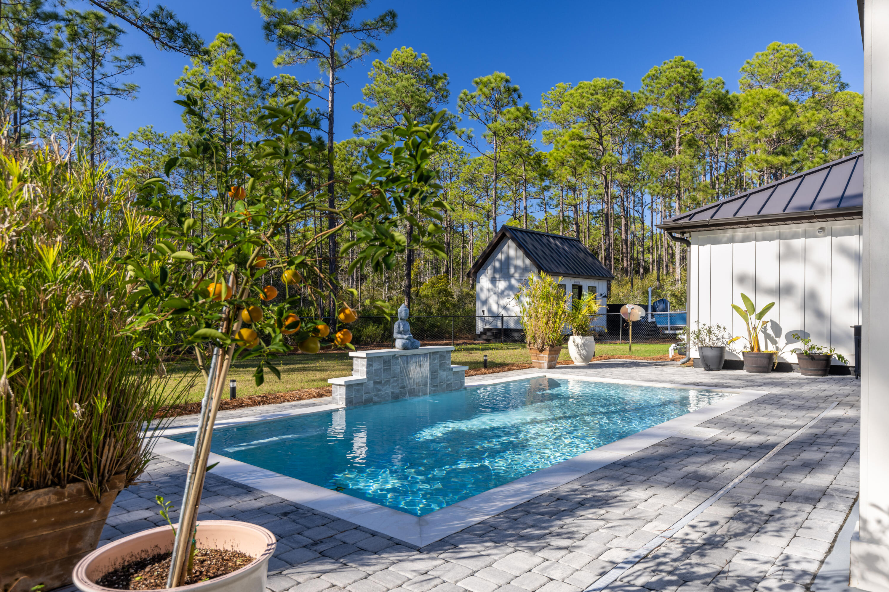 SECLUSION BAY - Residential