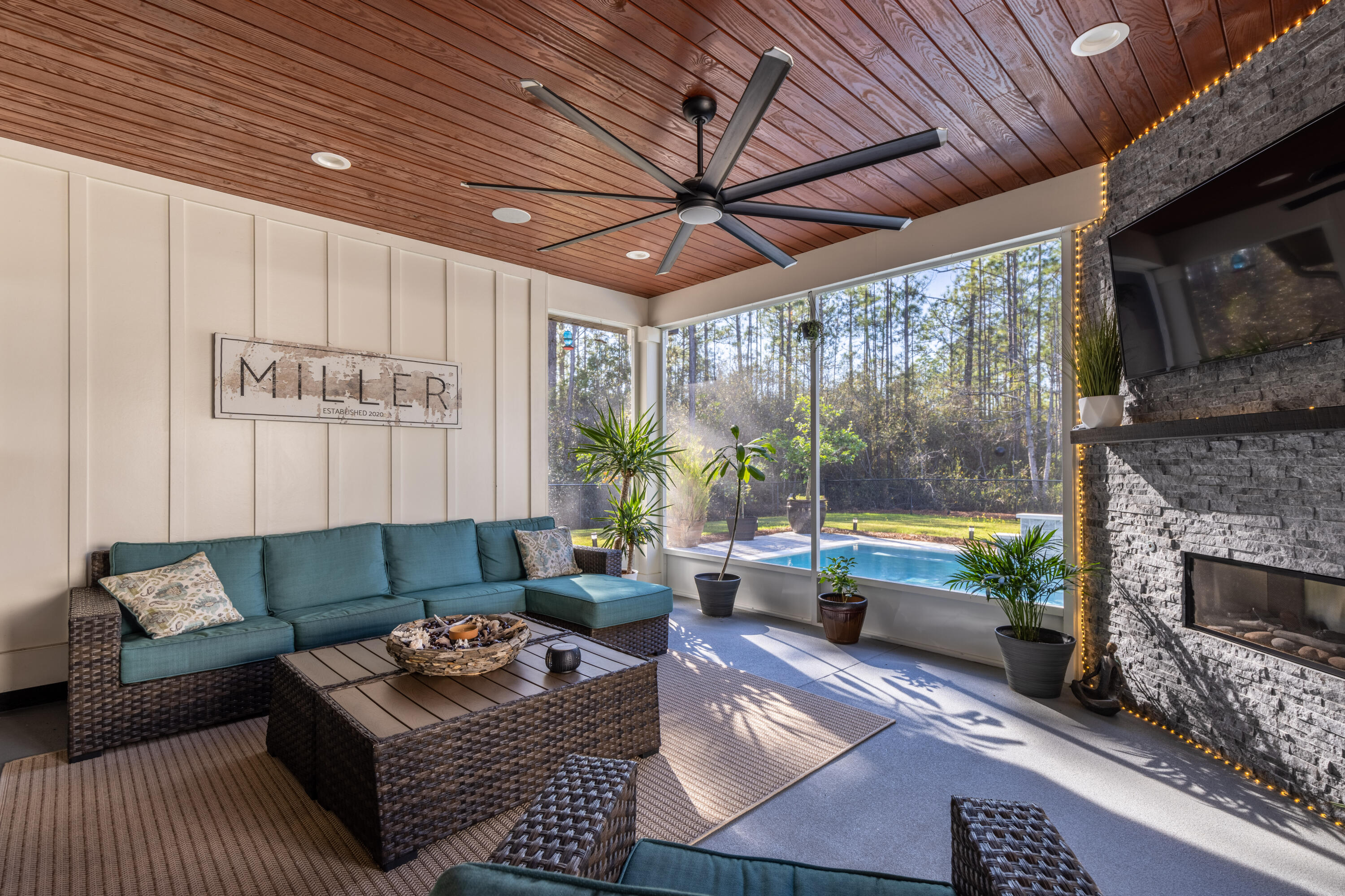 SECLUSION BAY - Residential